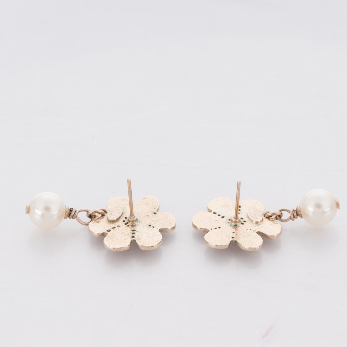 Pearl CC Camellia Dangle Earrings Gold