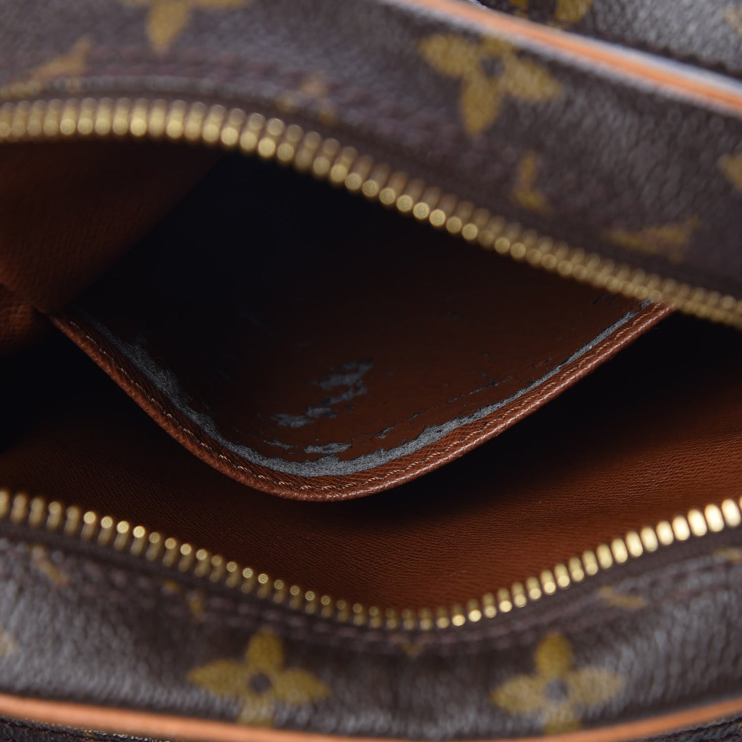 Monogram Amazone