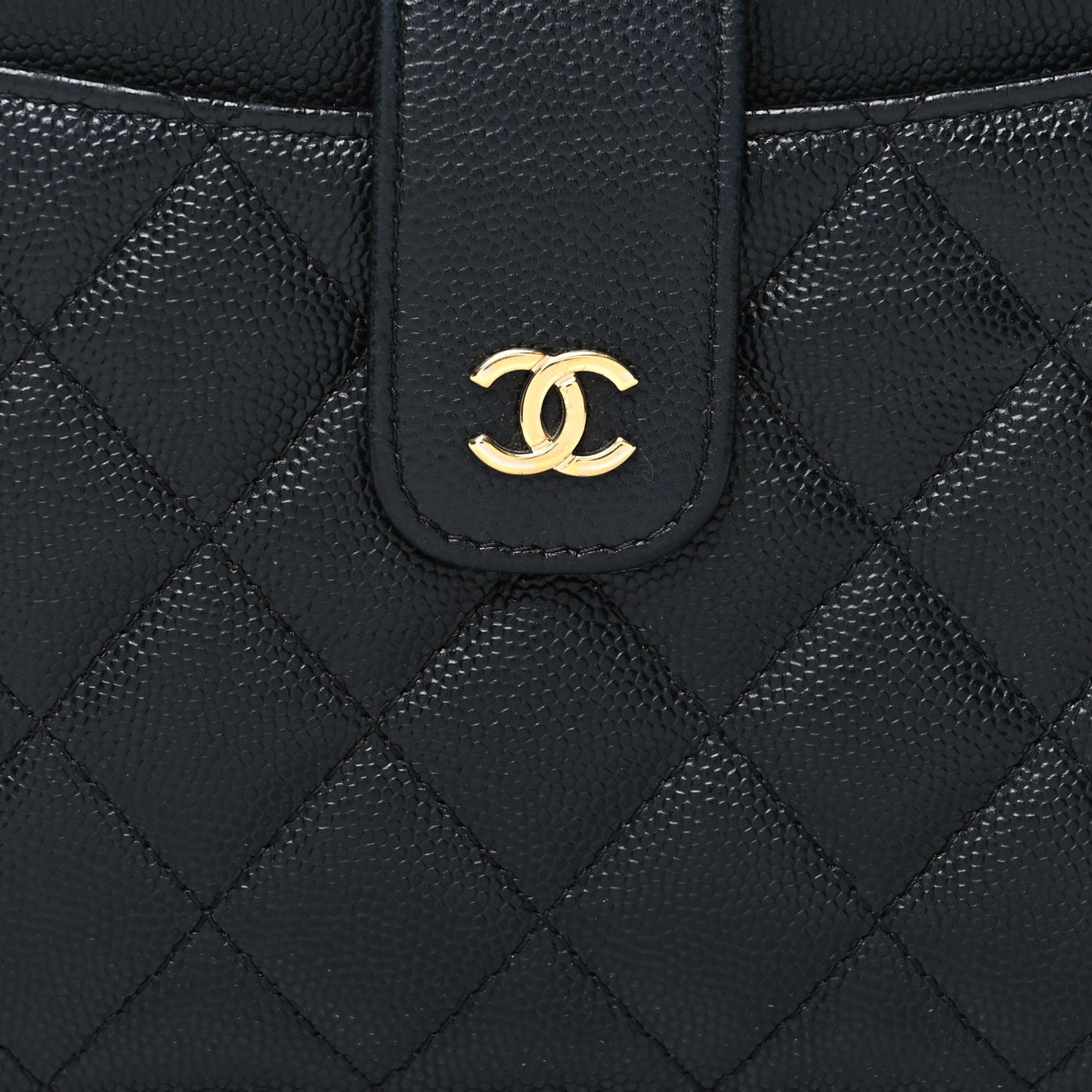 Caviar Quilted Classic Strap Pouch Black
