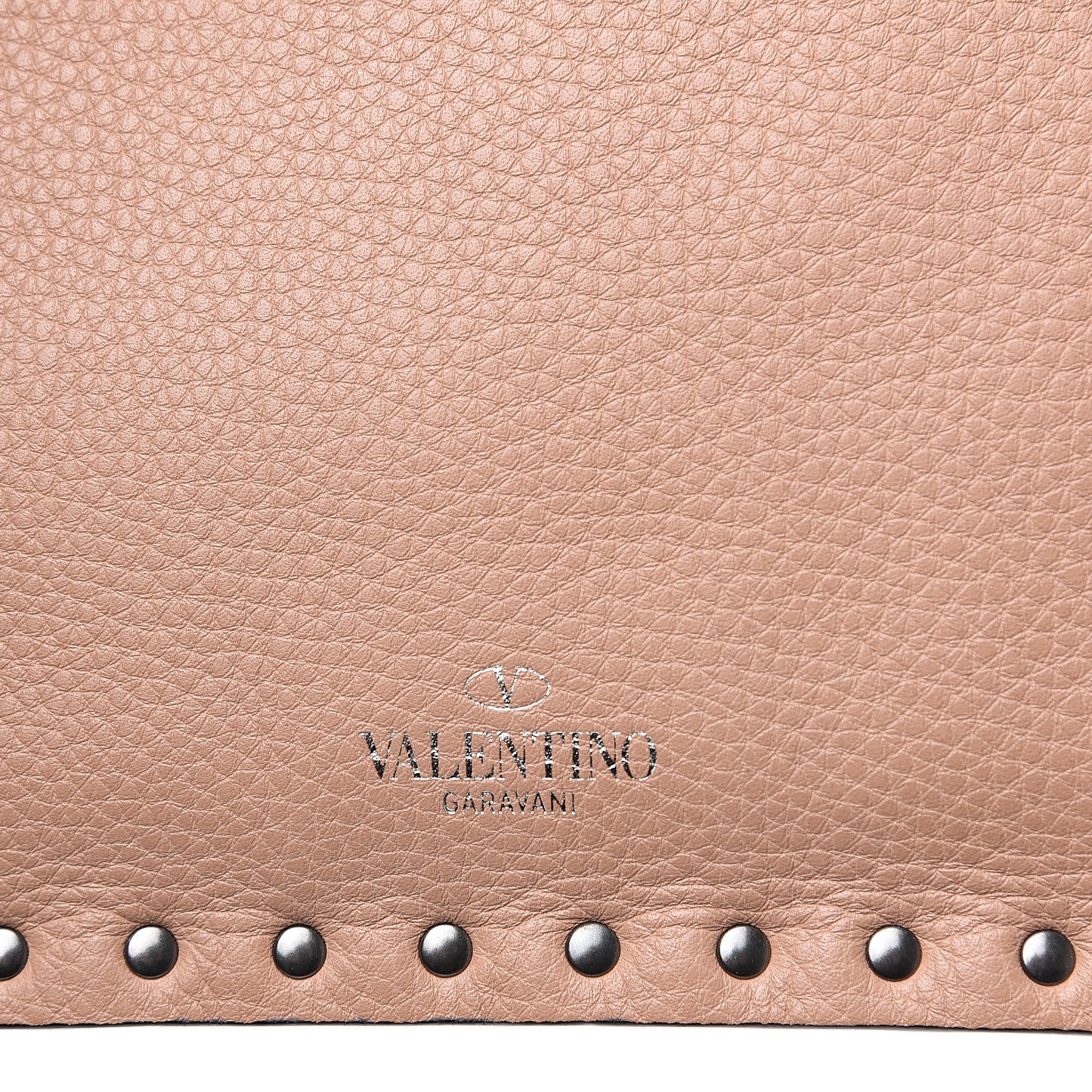 Pebbled Calfskin Large Rockstud Zip Pouch Skin Sorbet