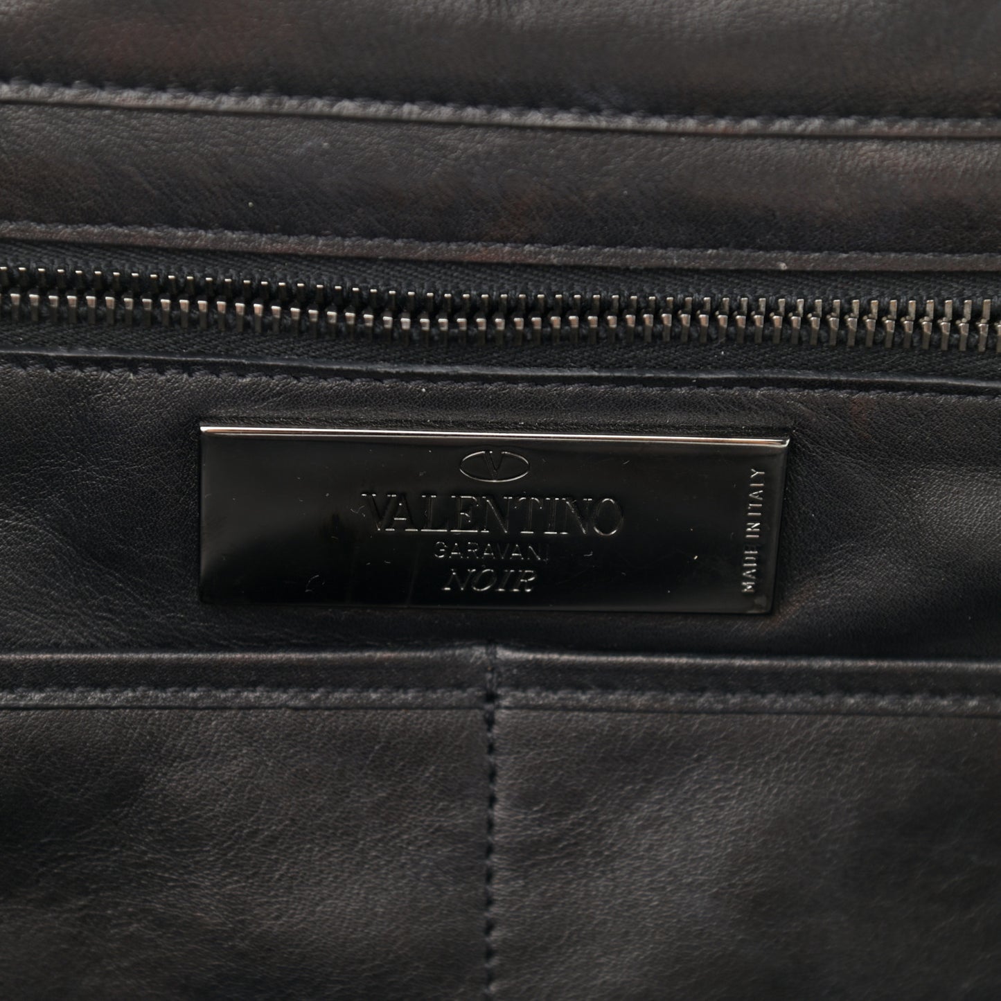 Vitello Medium Rockstud Tote Black