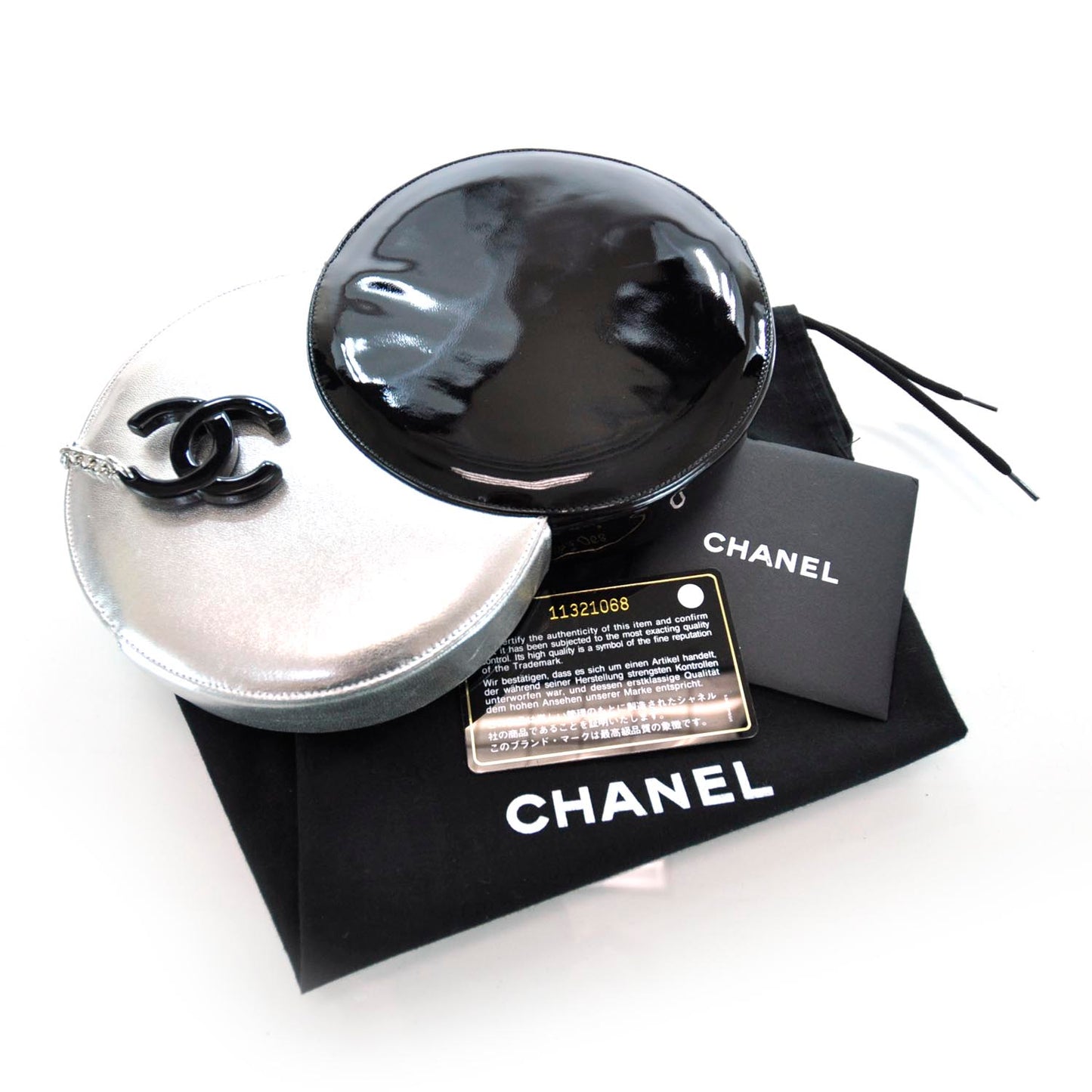 Patent Leather Kiss Lock Clutch Black Silver