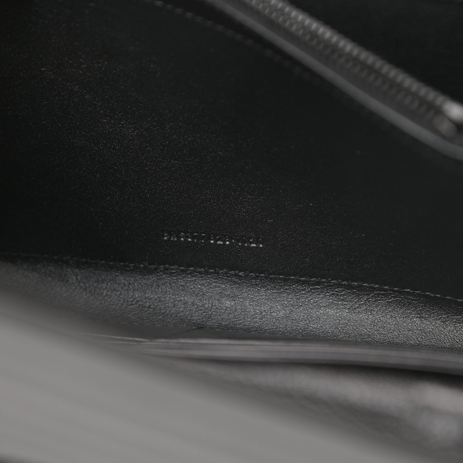 Saint Laurent Grain De Poudre Matelasse Chevron Monogram Chain Wallet Black 7 of 11