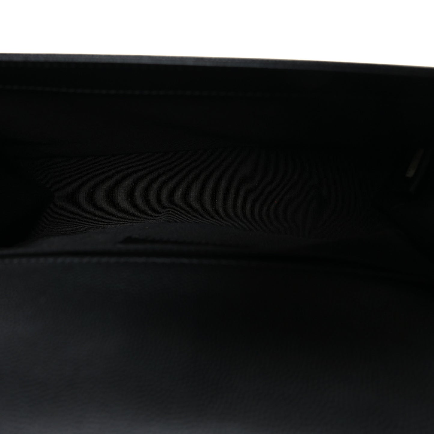 Caviar Quilted Medium Boy Flap Black