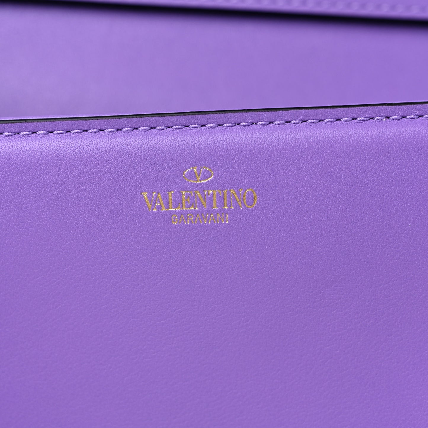 Calfskin Vlogo Loco Shoulder Bag Glicine