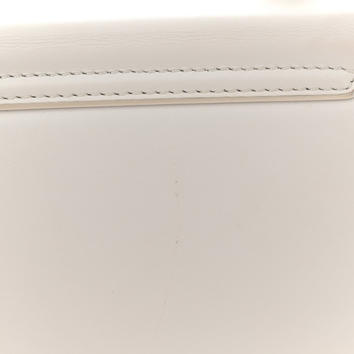 Smooth Calfskin Le Chiquito Moyen White