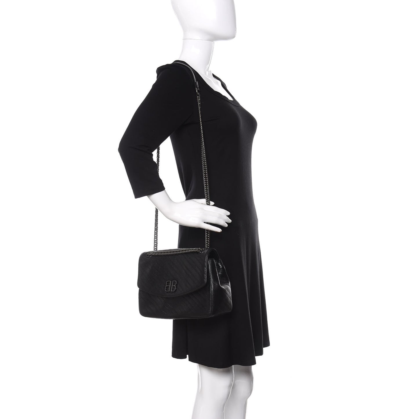 Shiny Goatksin Logo Embossed Monochrome M BB Round Shoulder Bag Black
