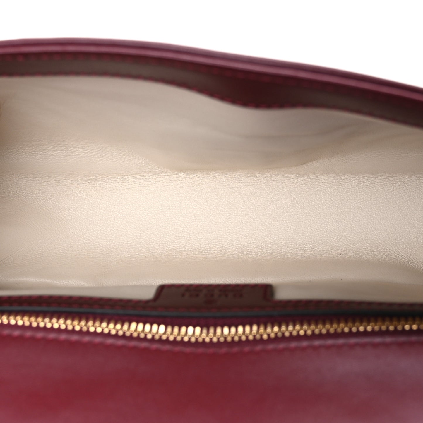 Calfskin Matelasse Medium GG Marmont Shoulder Bag Rosso Ancora Red
