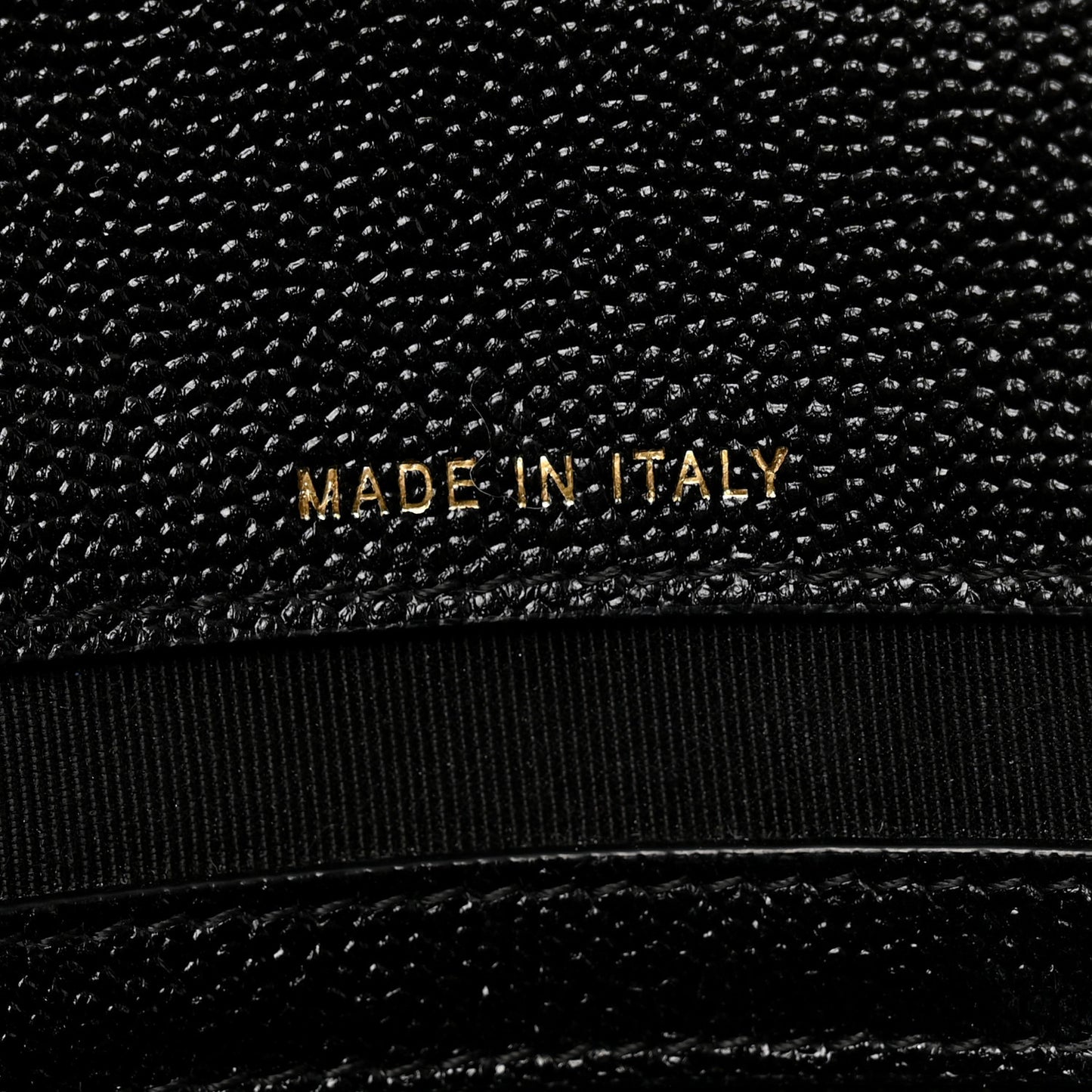 Caviar Quilted Medium Golden Class Pouch Black