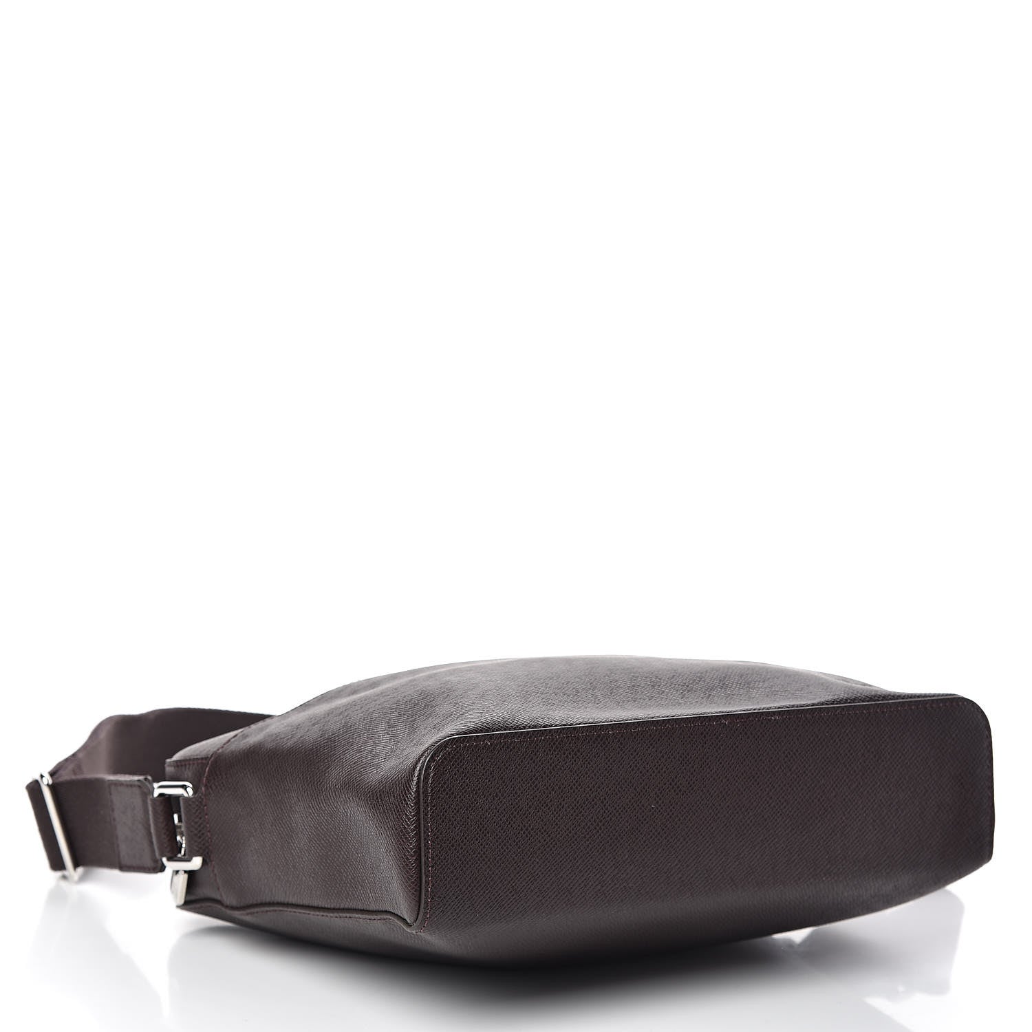 Louis Vuitton Taiga Anton Messenger PM Acajou 4 of 10
