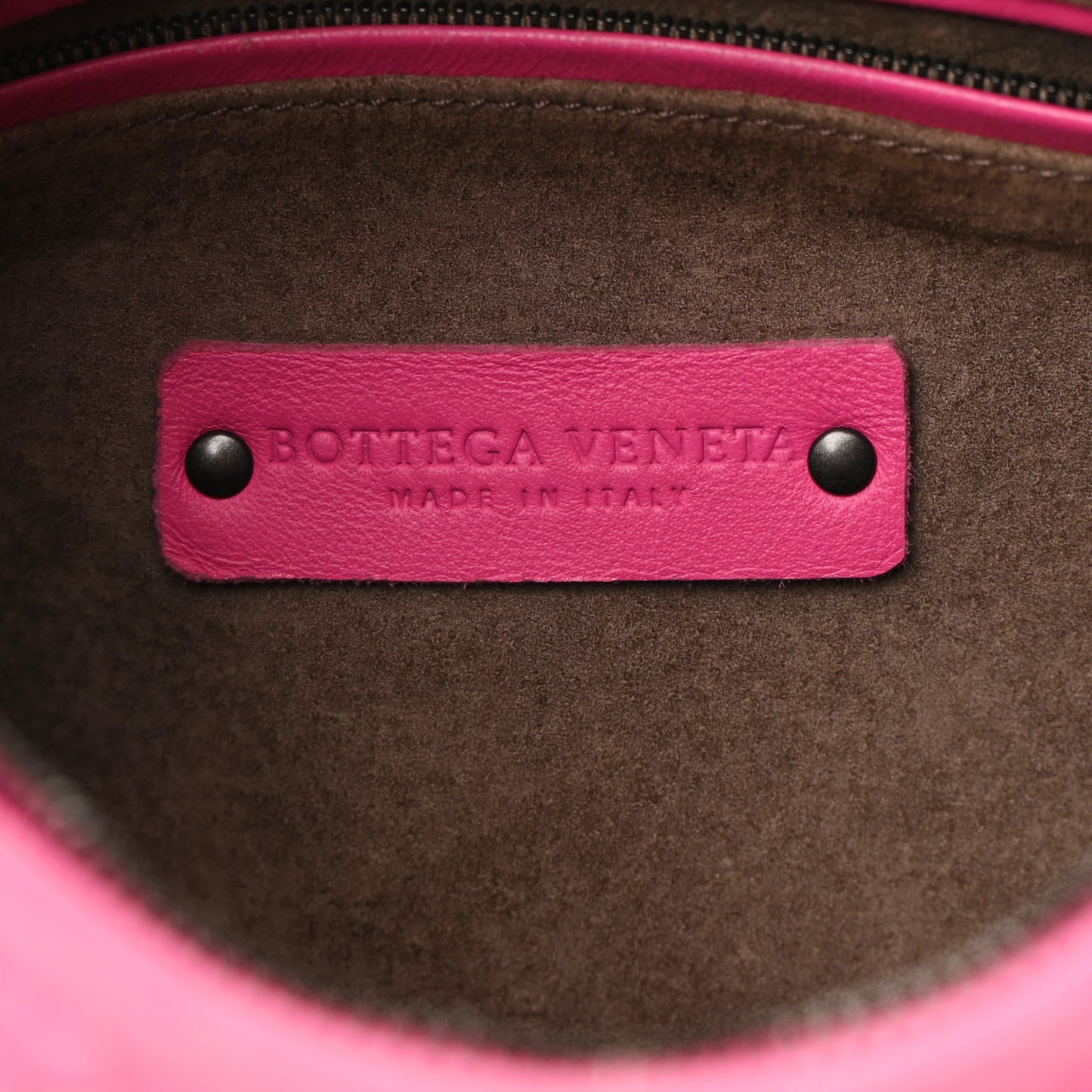 Nappa Intrecciato Medium Veneta Hobo Fuchsia