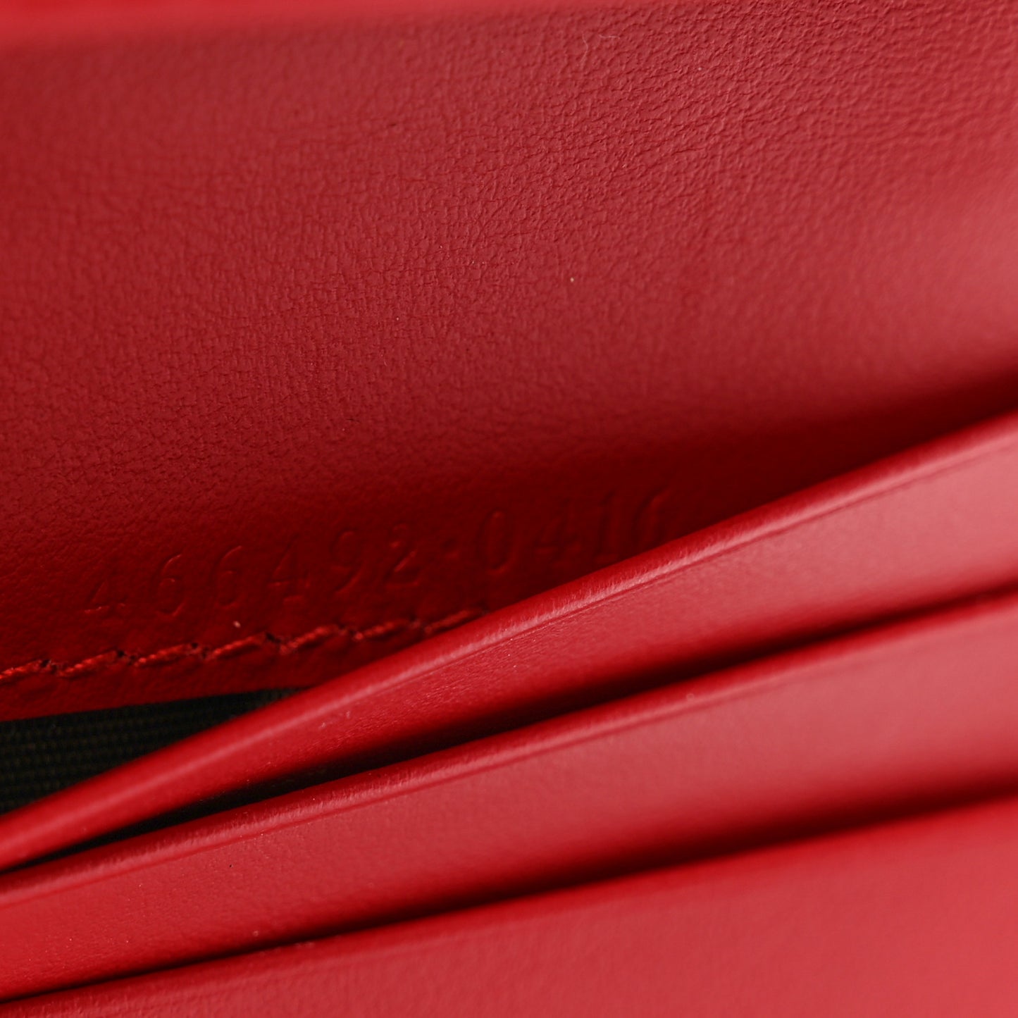 Calfskin Matelasse GG Marmont Card Case Wallet Hibiscus Red