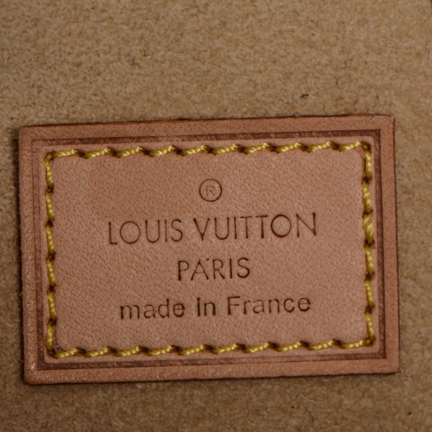 Louis Vuitton 18K Yellow Gold Diamond Empreinte Pendant 7 of 10