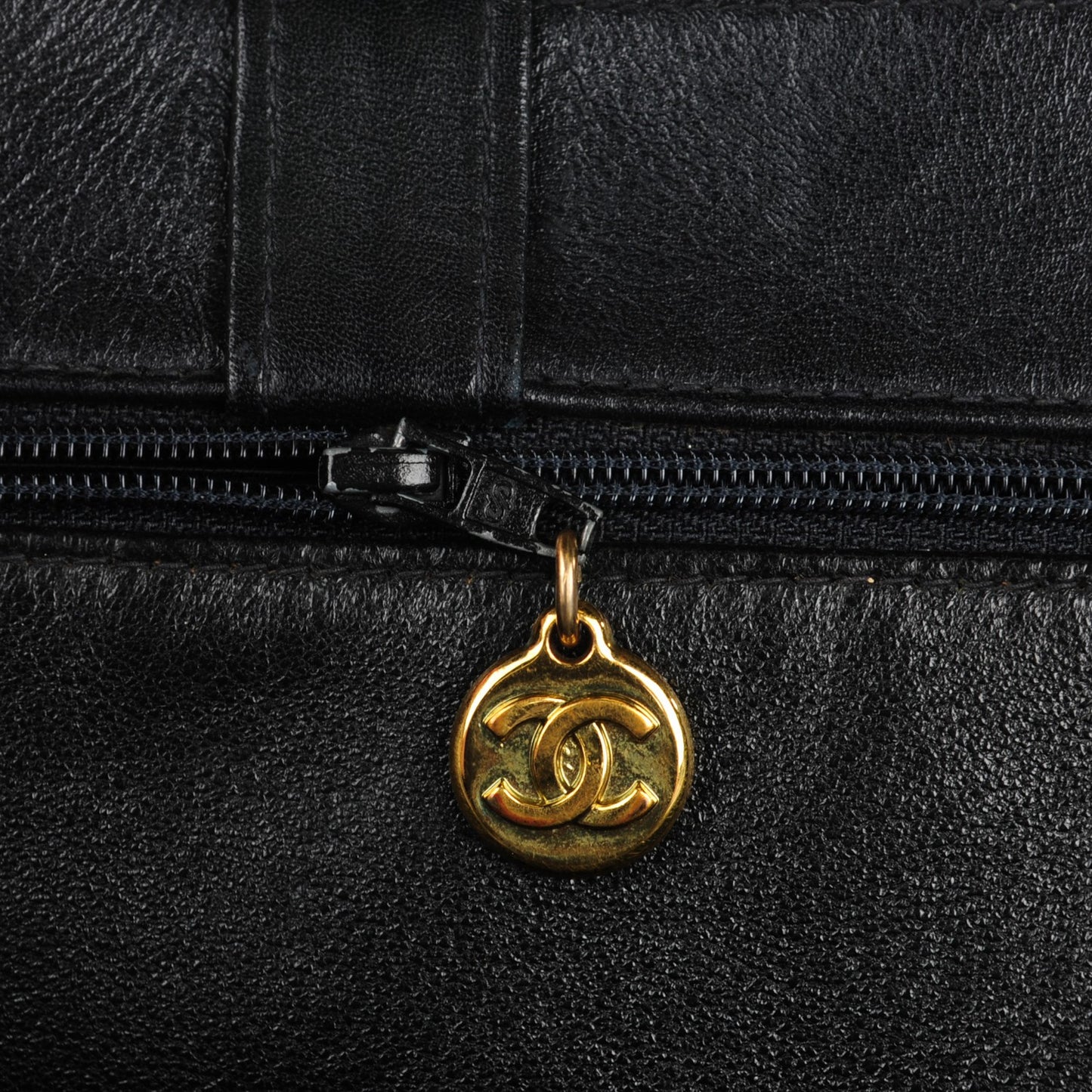 Lambskin Jumbo Shoulder Bag Black