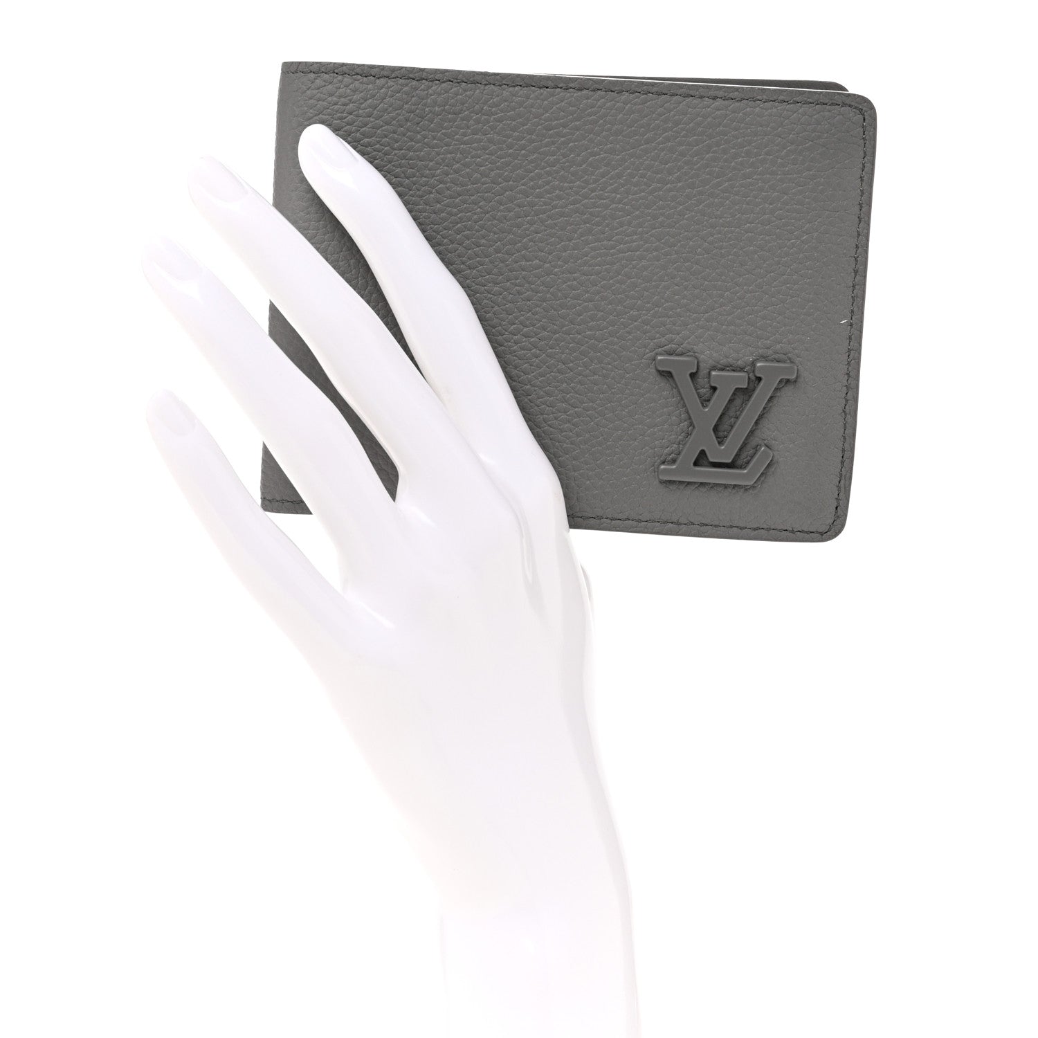 Louis Vuitton Grained Calfskin Aerogram Multiple Wallet Gris 2 of 9