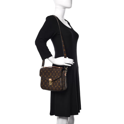 Louis Vuitton Monogram Pochette Metis 2 of 8