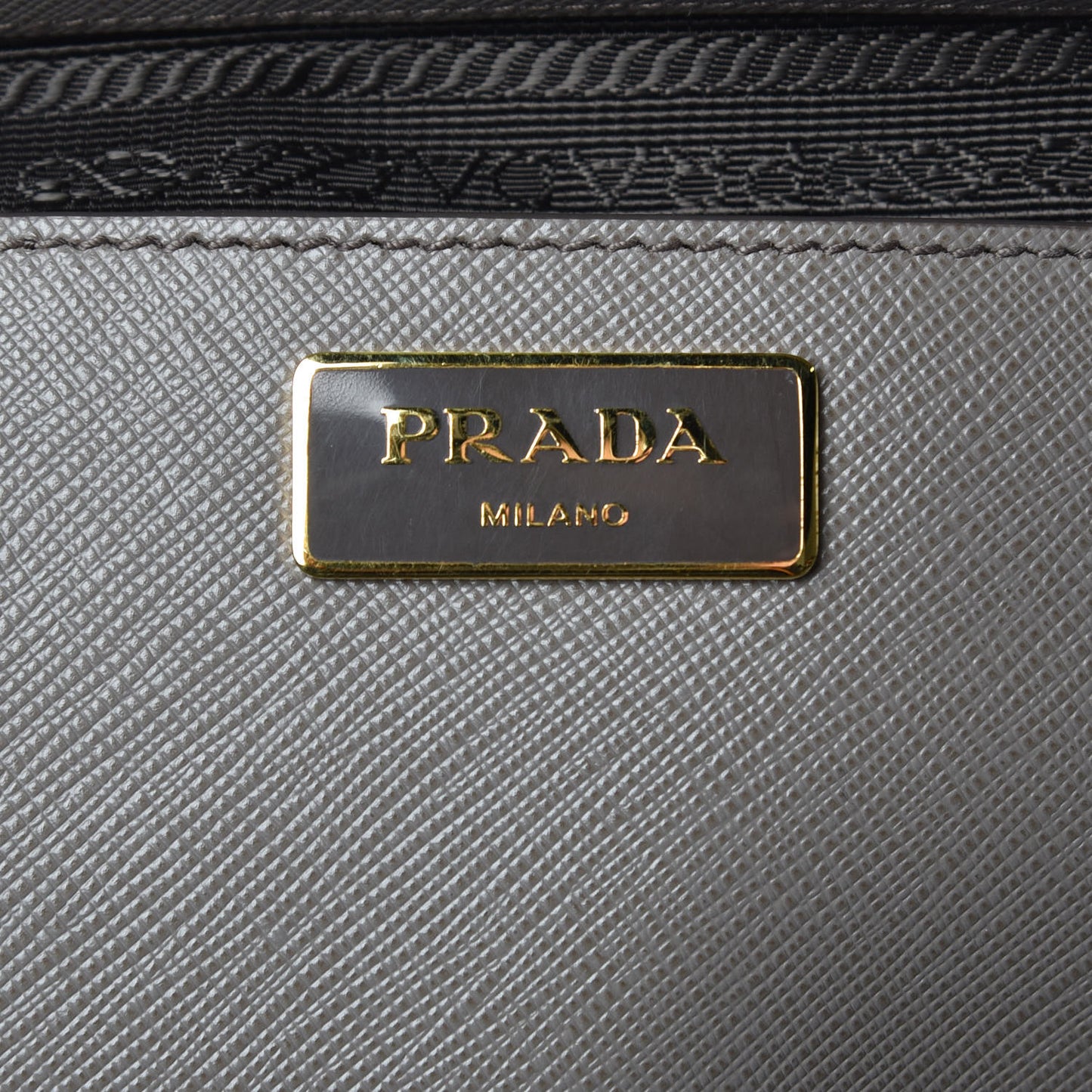 Saffiano Medium Galleria Double Zip Tote Argilla