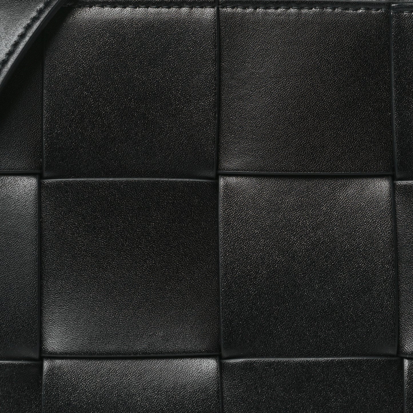 Calfskin Maxi Intrecciato Cassette Camera Bag Black