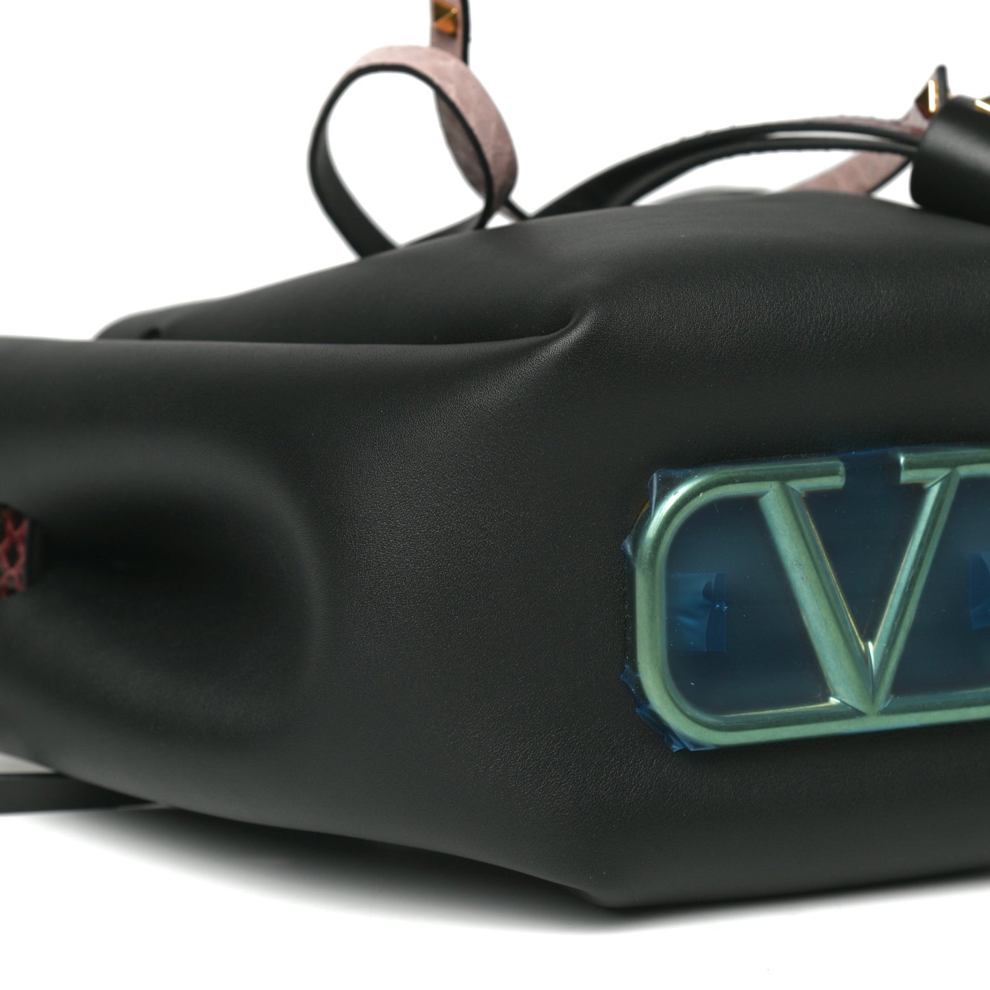Vitello Ayers VLogo Bucket Bag Black