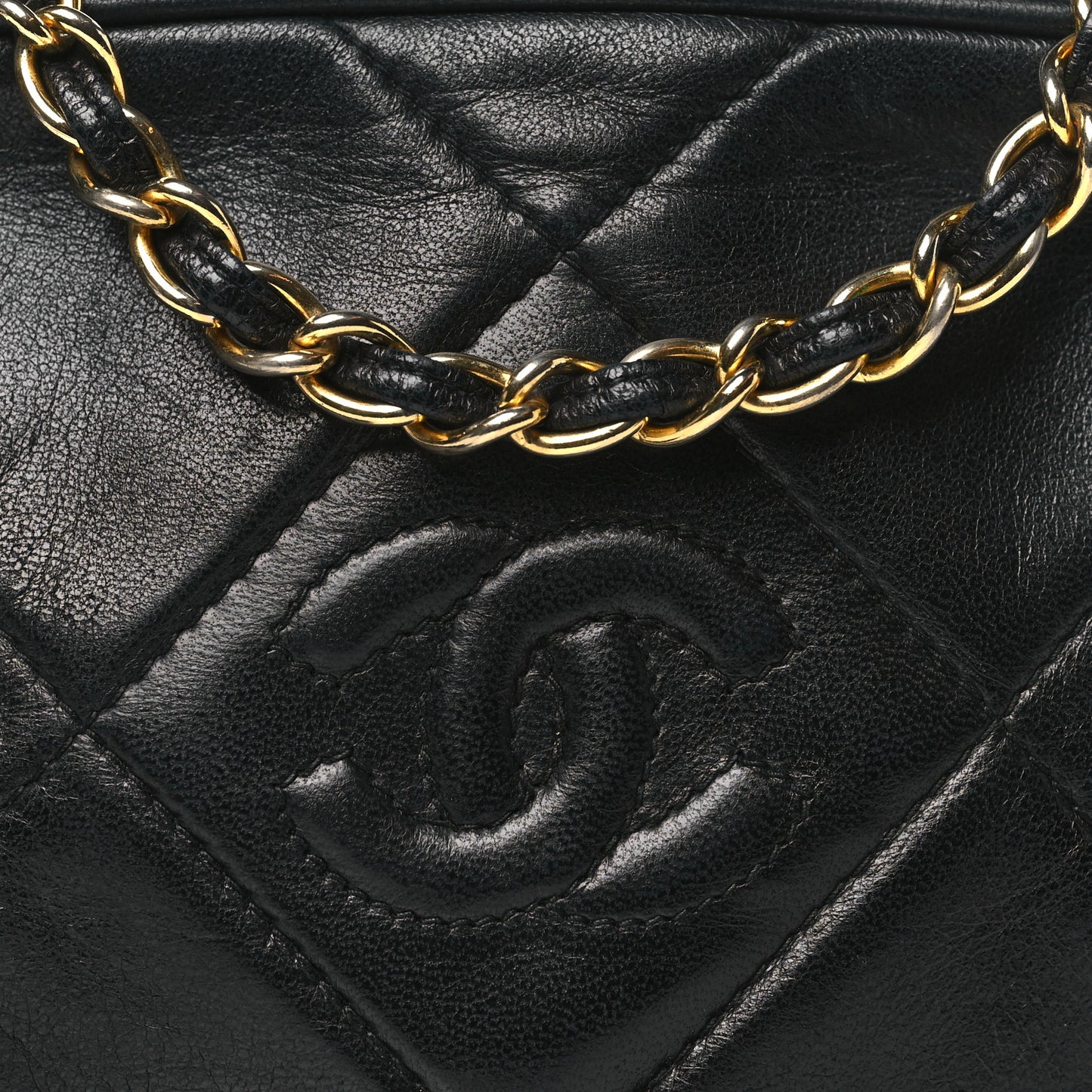 Lambskin Quilted CC Tassel Camera Case Black
