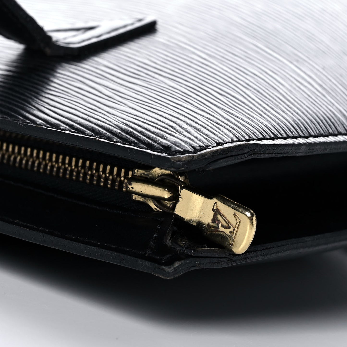 Epi Saint Jacques PM Long Straps Black