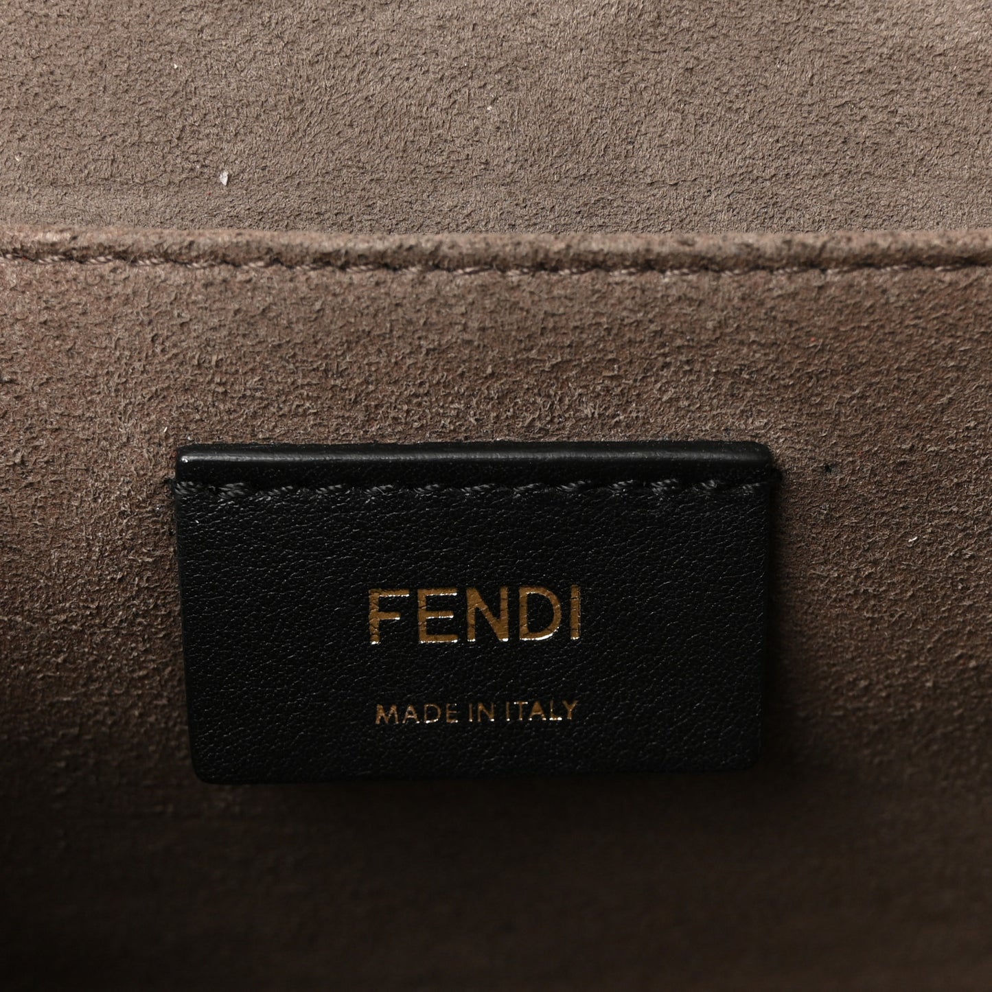 Vitello Century Opaco F is Fendi Kan I Shoulder Fragola