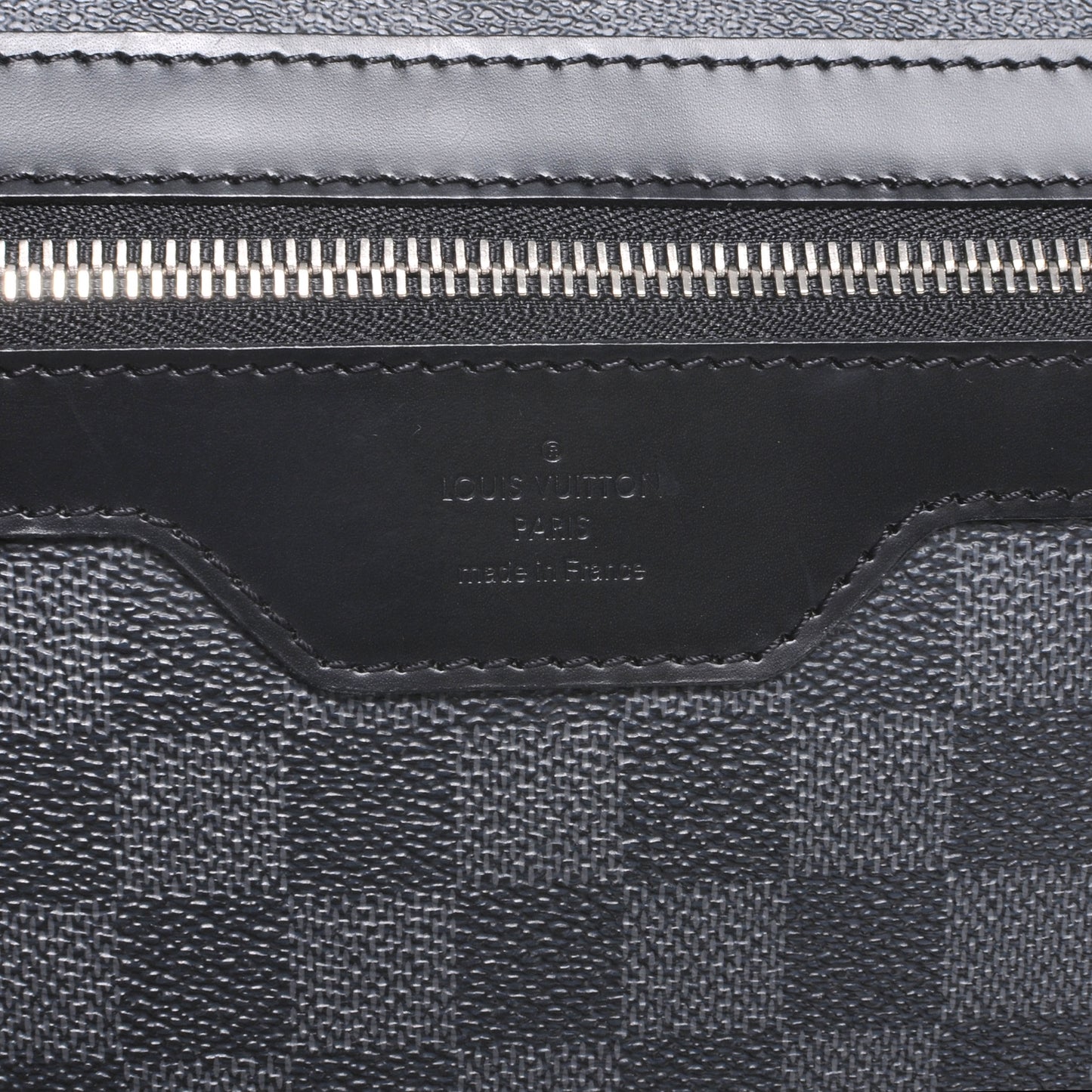 Damier Graphite District MM