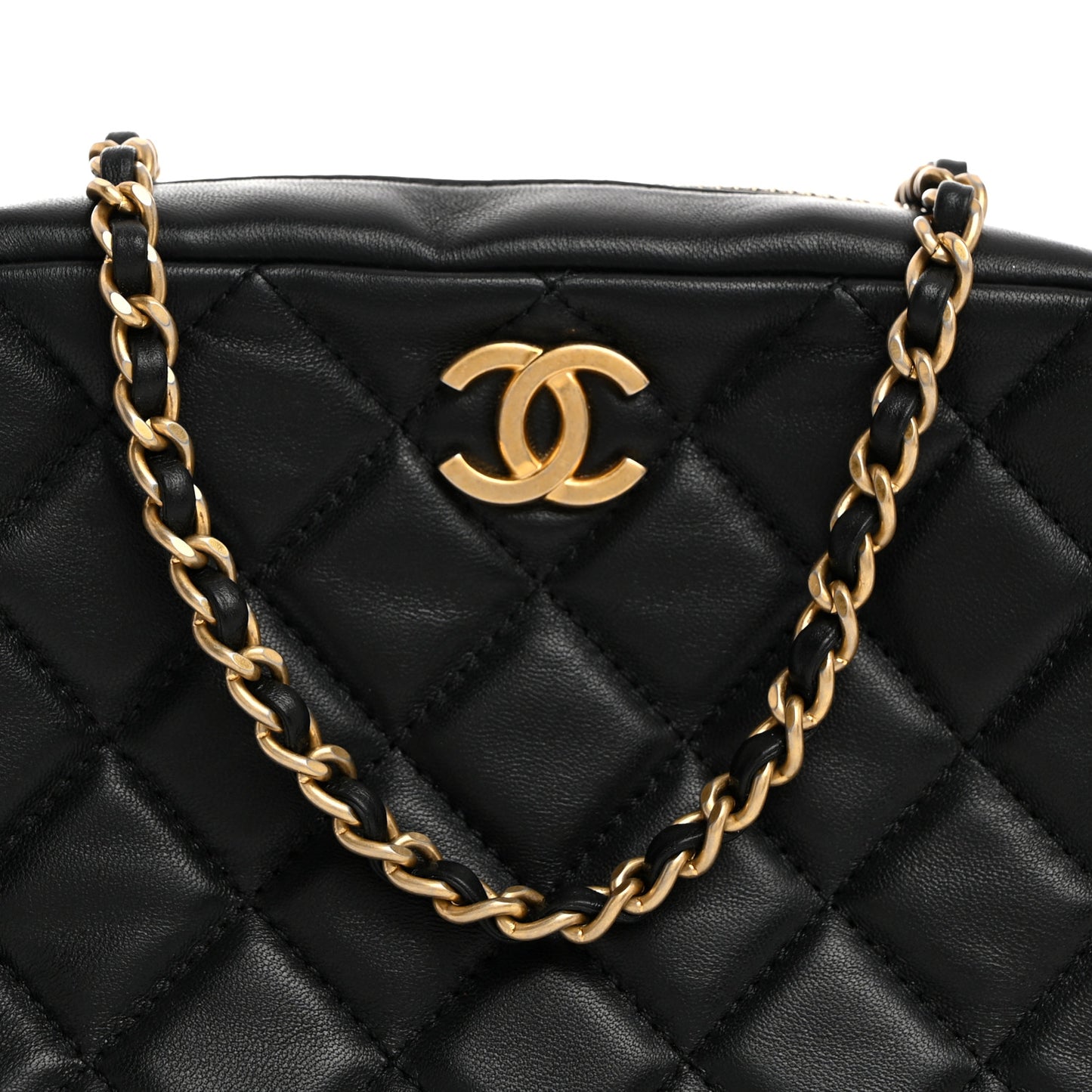 Lambskin Quilted CC Pearl Crush Camera Case Black