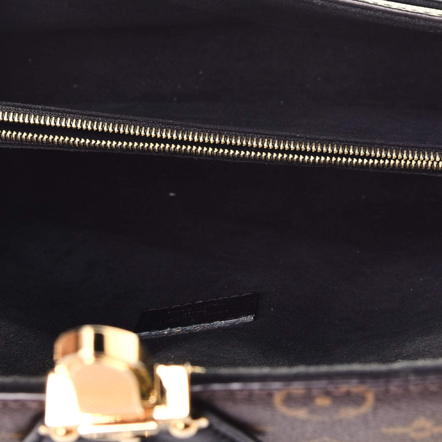 Monogram Victoire Black