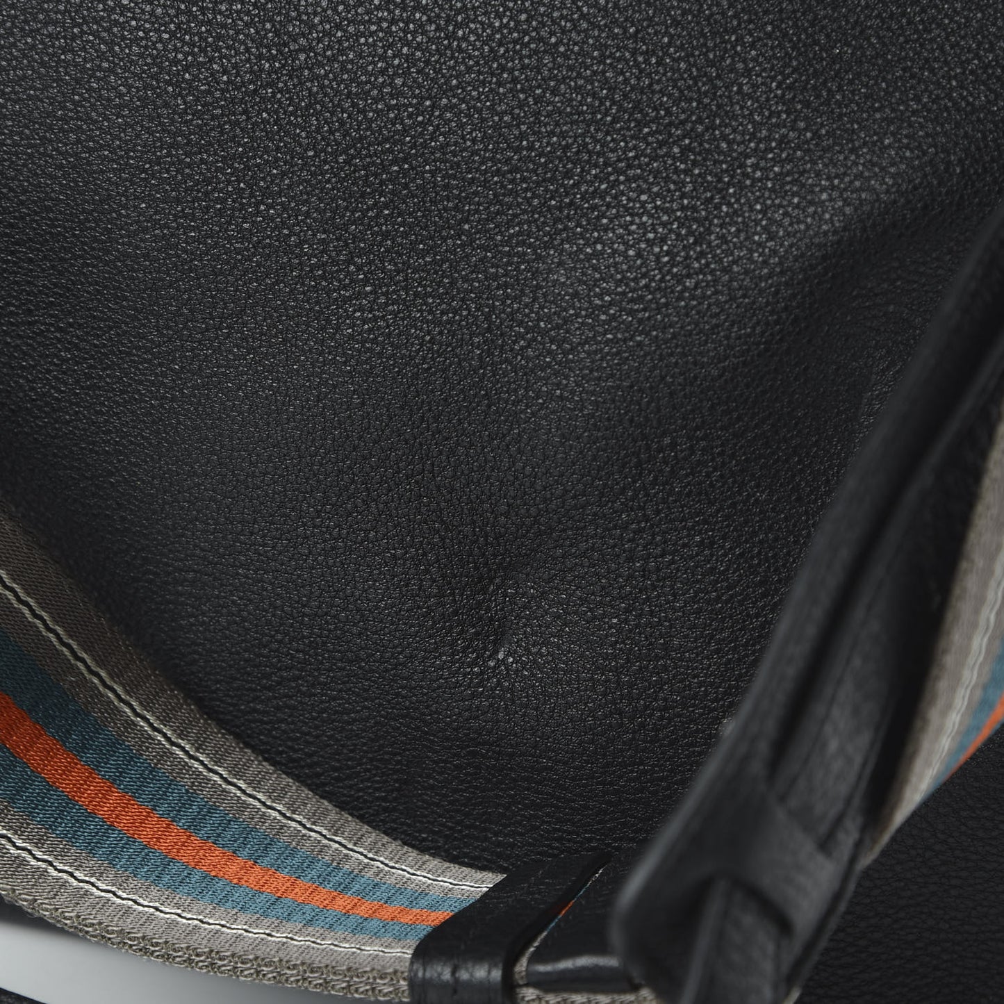 Vitello Daino Tote Black