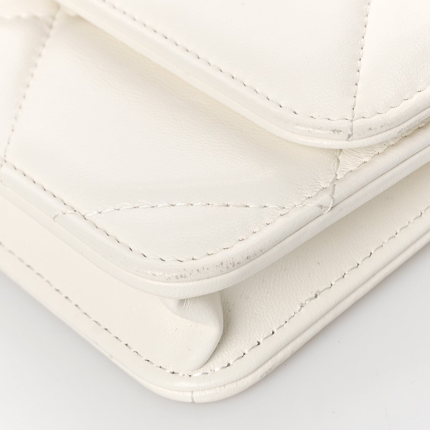 Lambskin Quilted Chanel 19 Clutch With Chain White