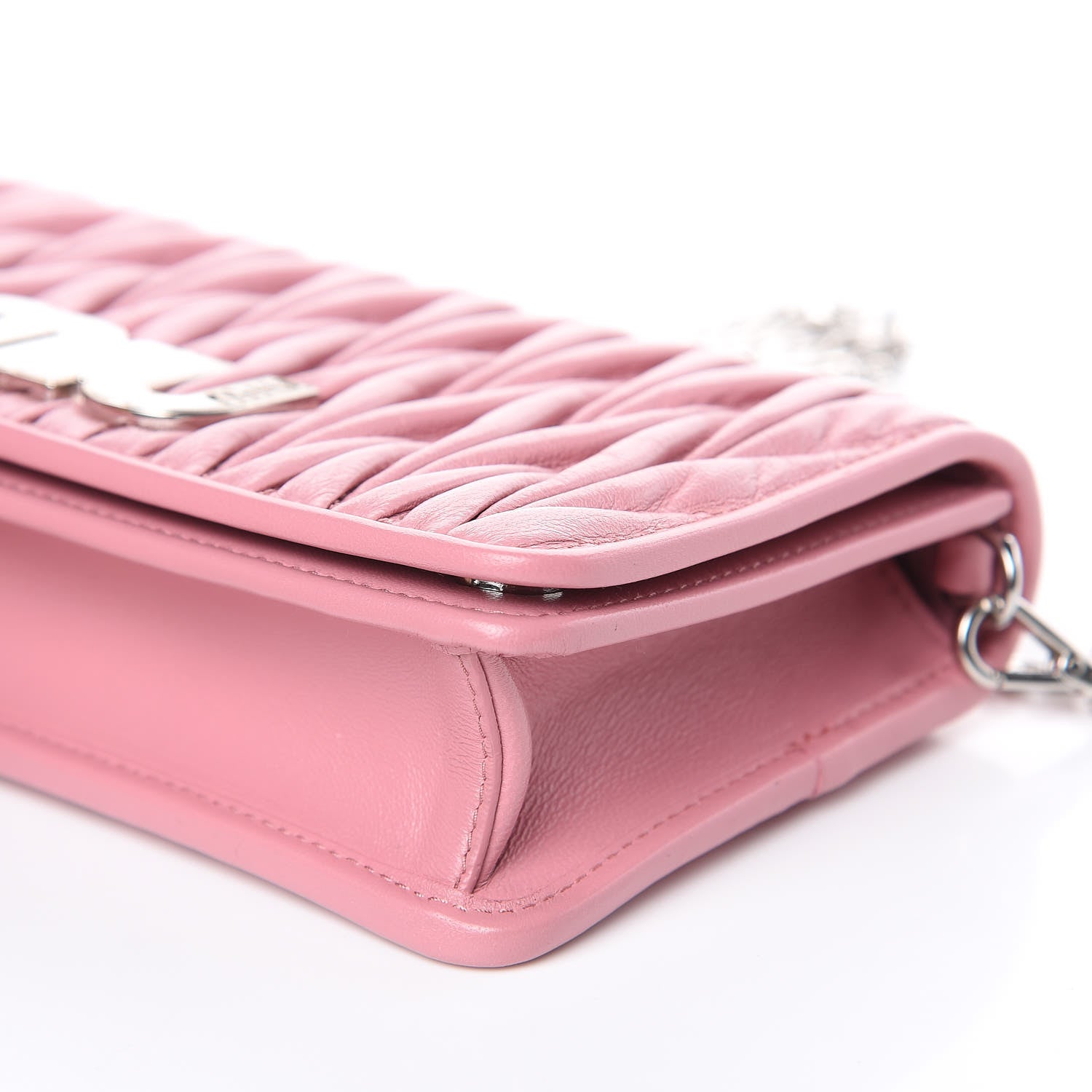 Miu Miu Nappa Matelasse Wallet On Chain Rosa 9 of 11