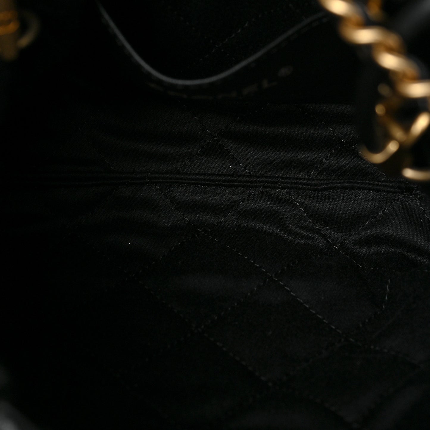 Shiny Crumpled Calfskin Quilted Pearl Mini Chanel 22 Black