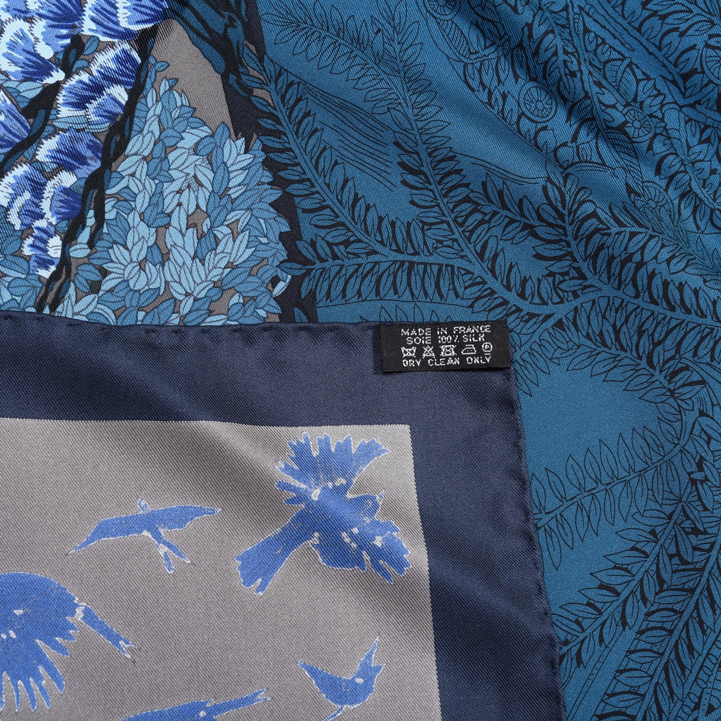 Silk Les Legendes De L'Arbre Scarf 90 Petrole Gris Acier