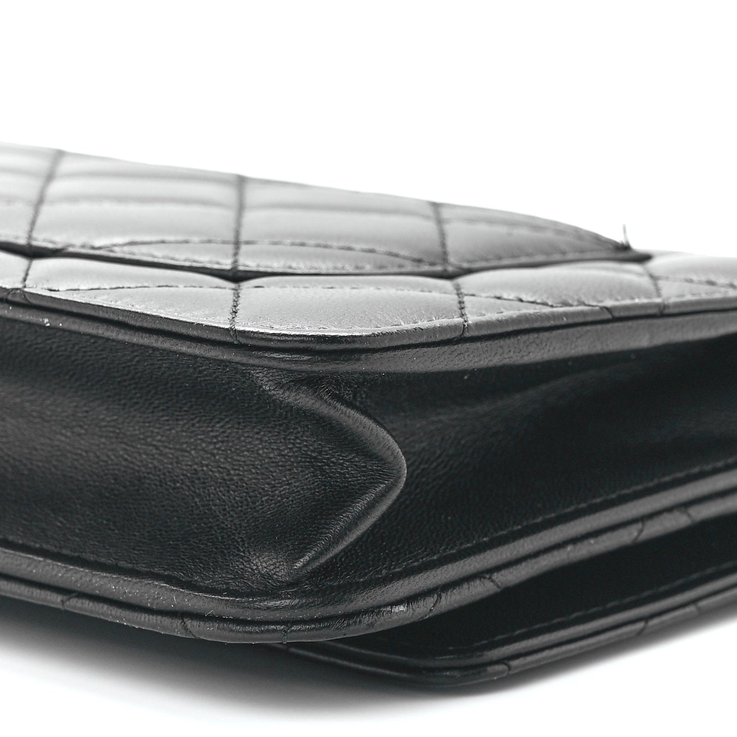 Lambskin Quilted Wallet On Chain WOC Black