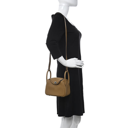 Hermes Taurillon Clemence Mini Lindy 20 Biscuit 2 of 10