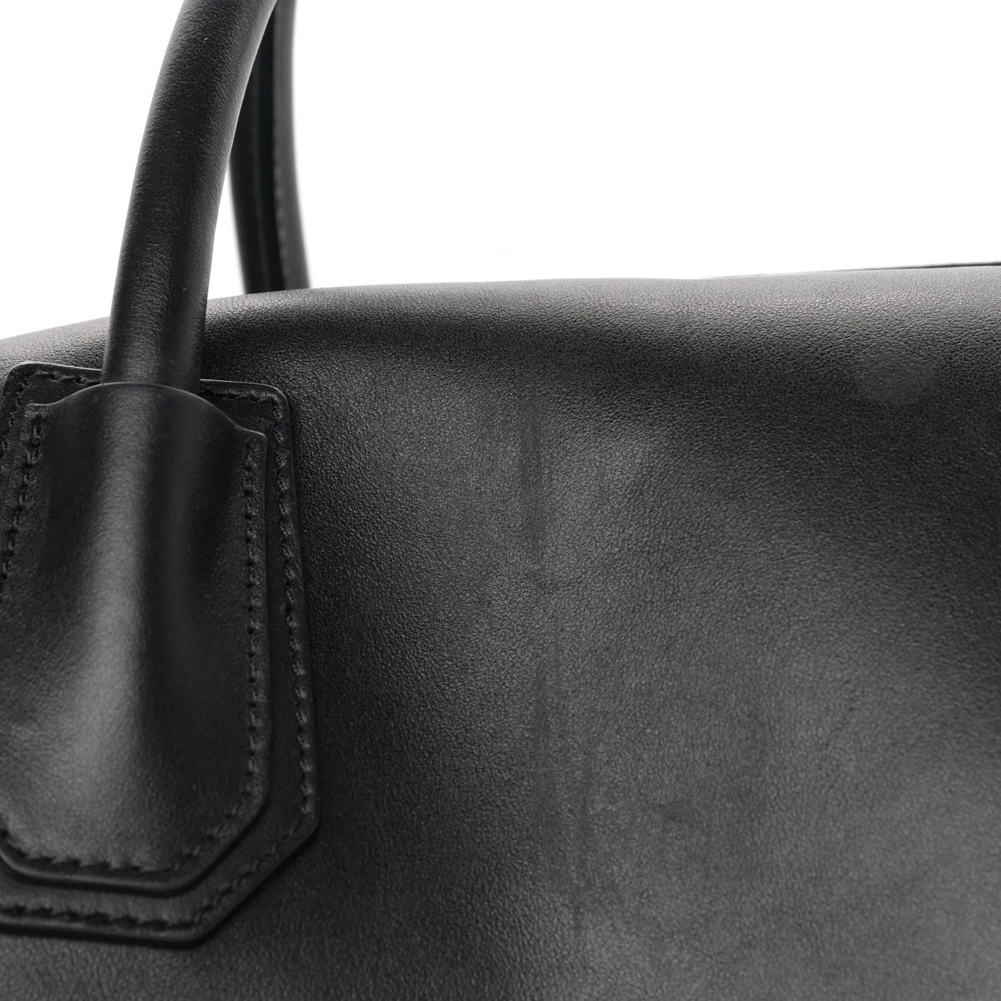 Smooth Calfskin Medium Soft Antigona Black