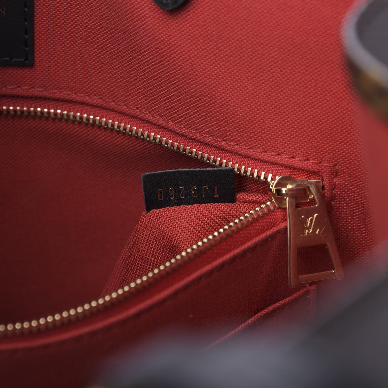 Louis Vuitton Reverse Monogram Giant Onthego MM 9 of 9