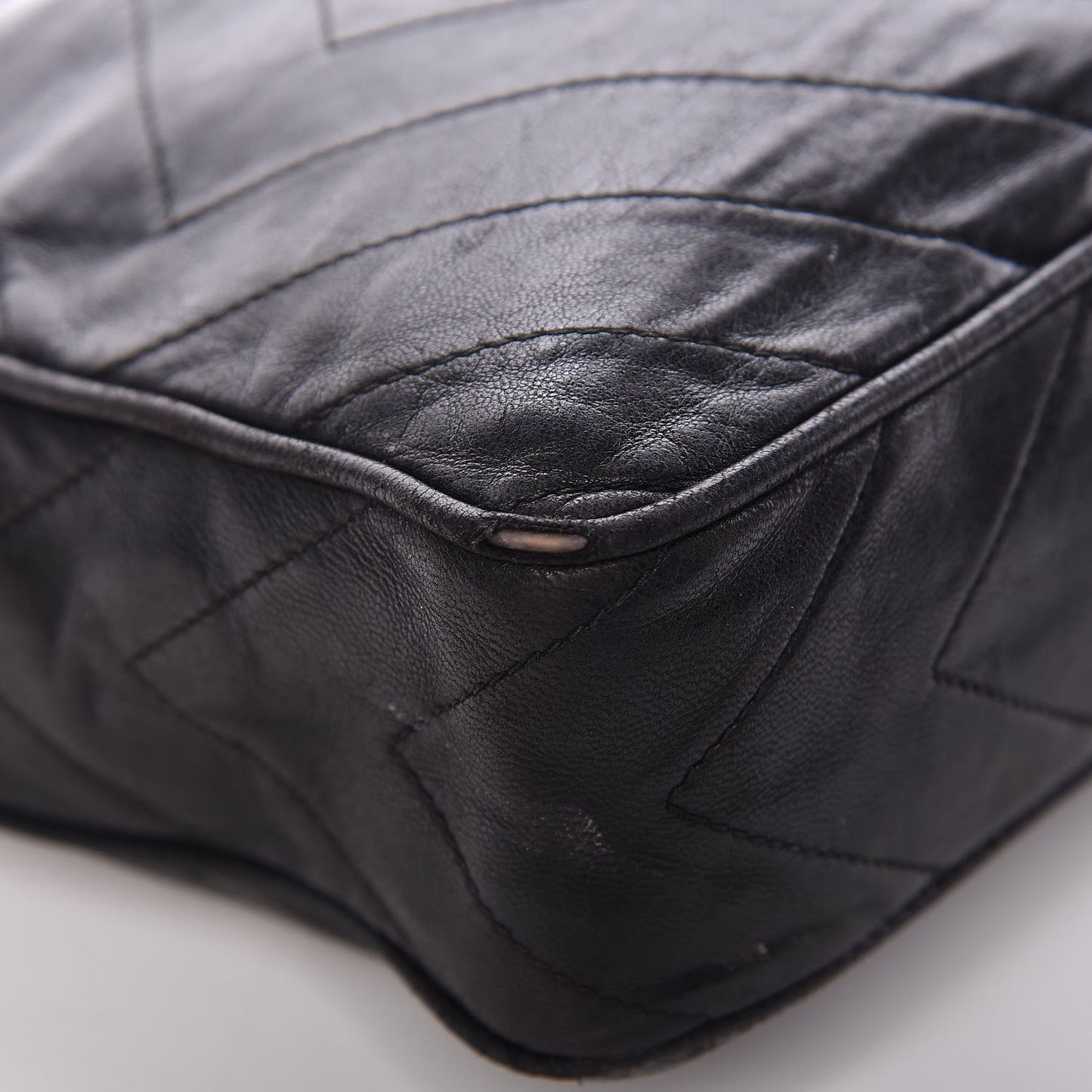 Lambskin Chevron Quilted Tassel Camera Case Black
