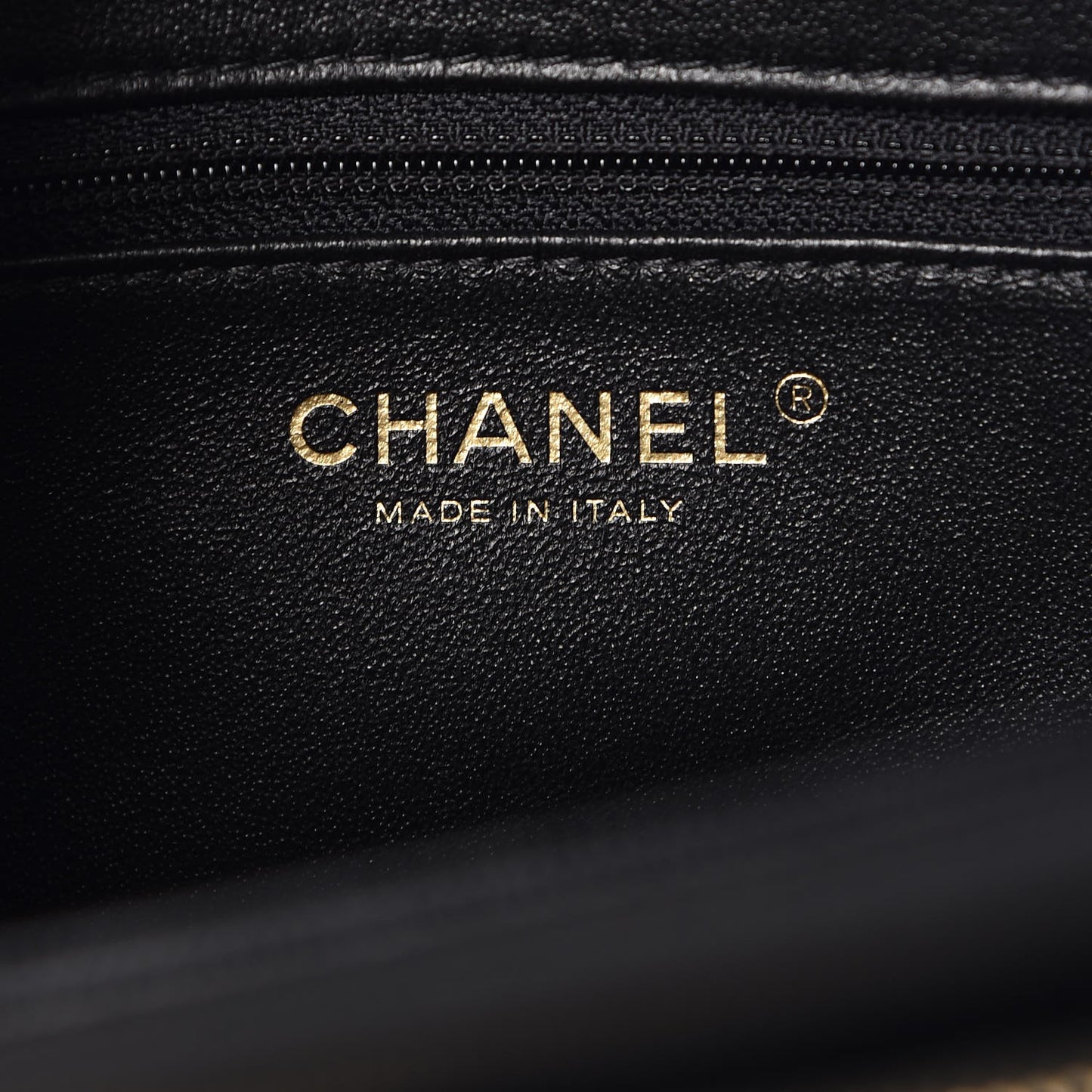 Caviar Quilted Medium Business Affinity Flap Black