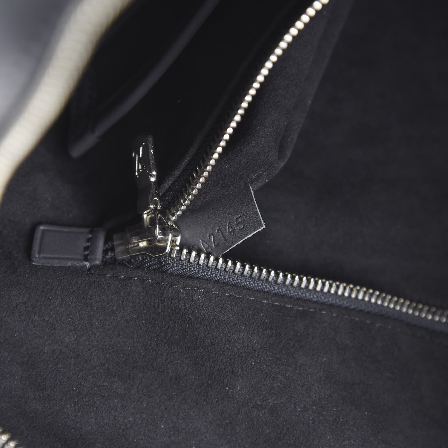 Louis Vuitton Cuir Ombre Porte-Documents Voyage Bandouliere Anthracite 6 of 18