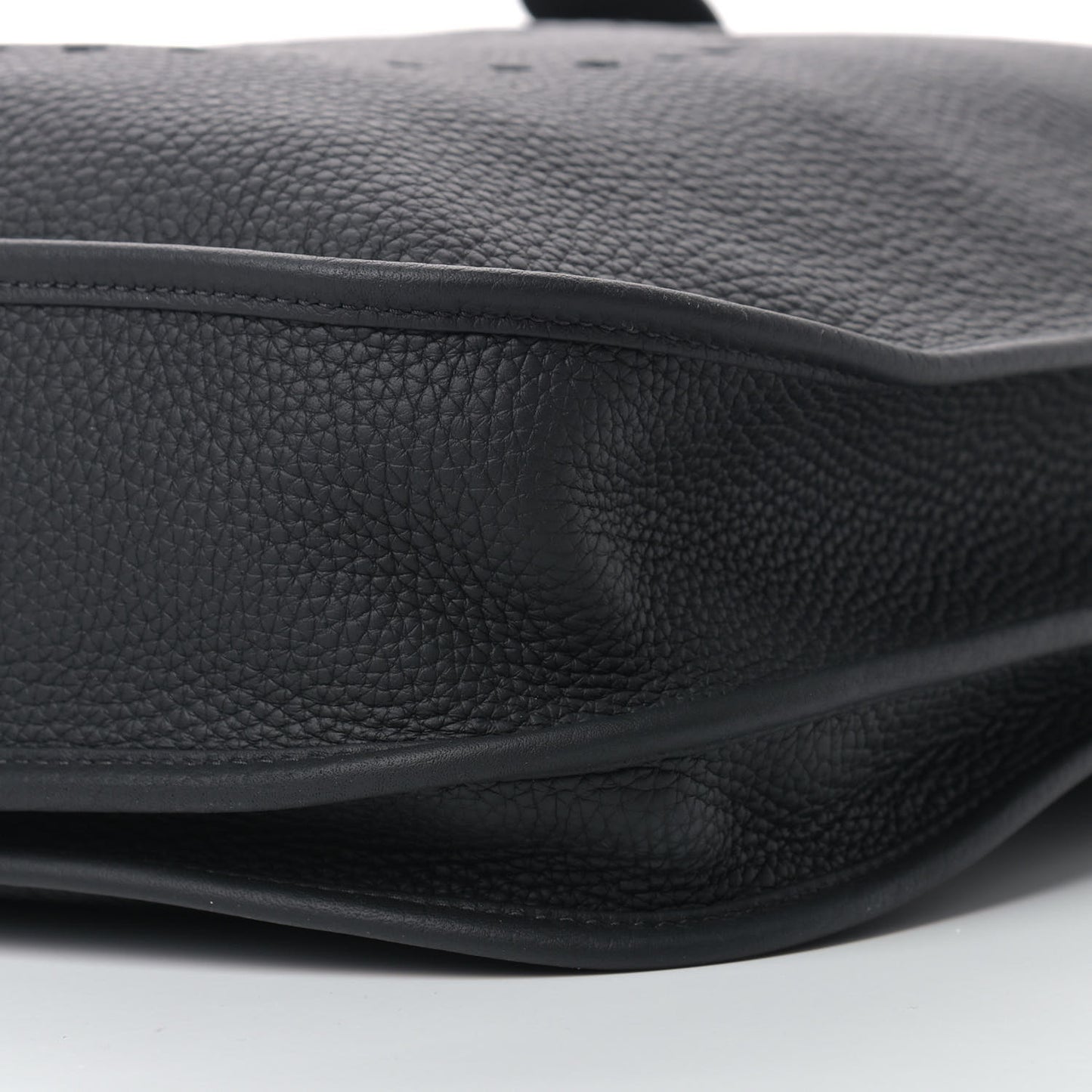 Taurillon Clemence Evelyne III TGM Black