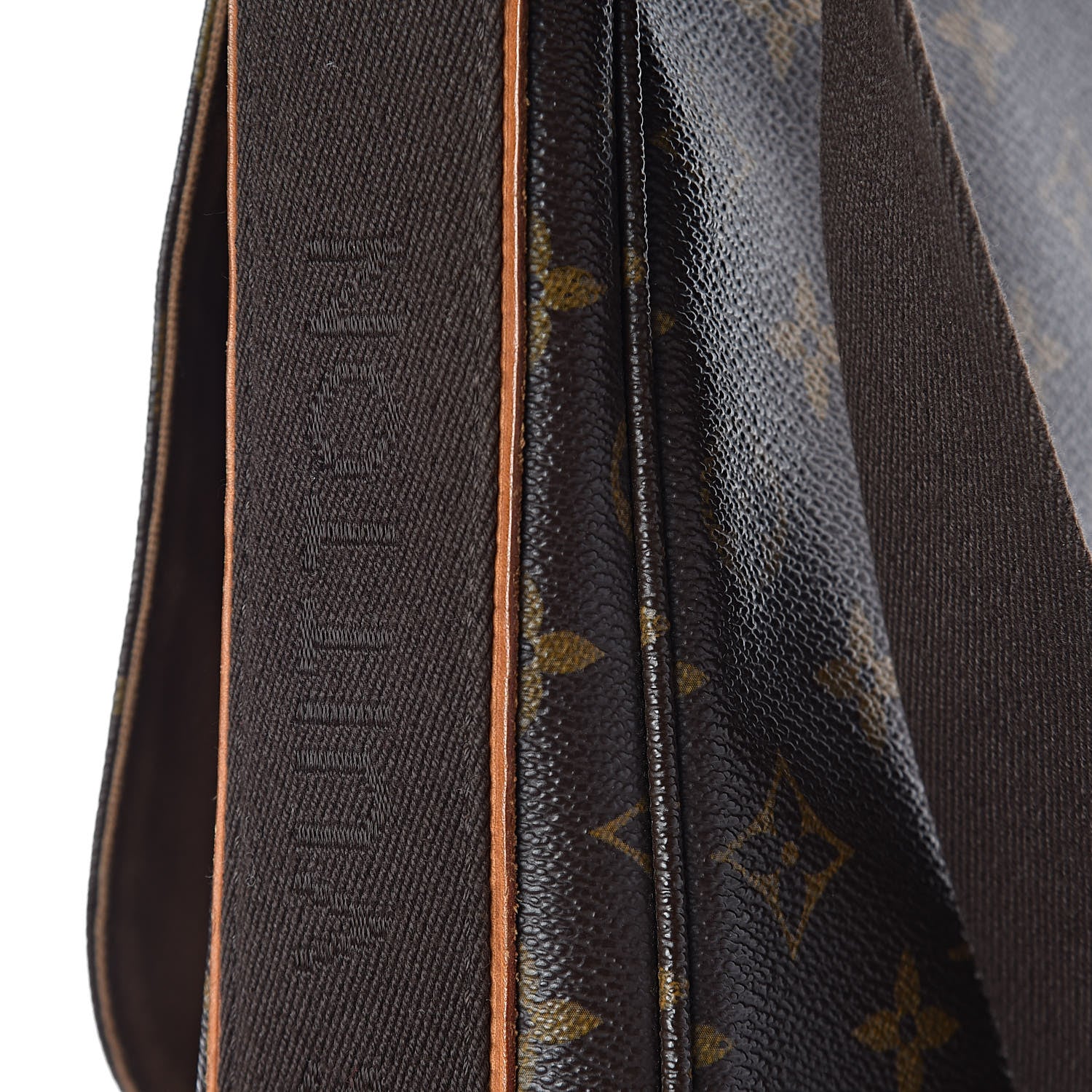 Louis Vuitton Monogram Beaubourg MM Messenger Bag 9 of 13