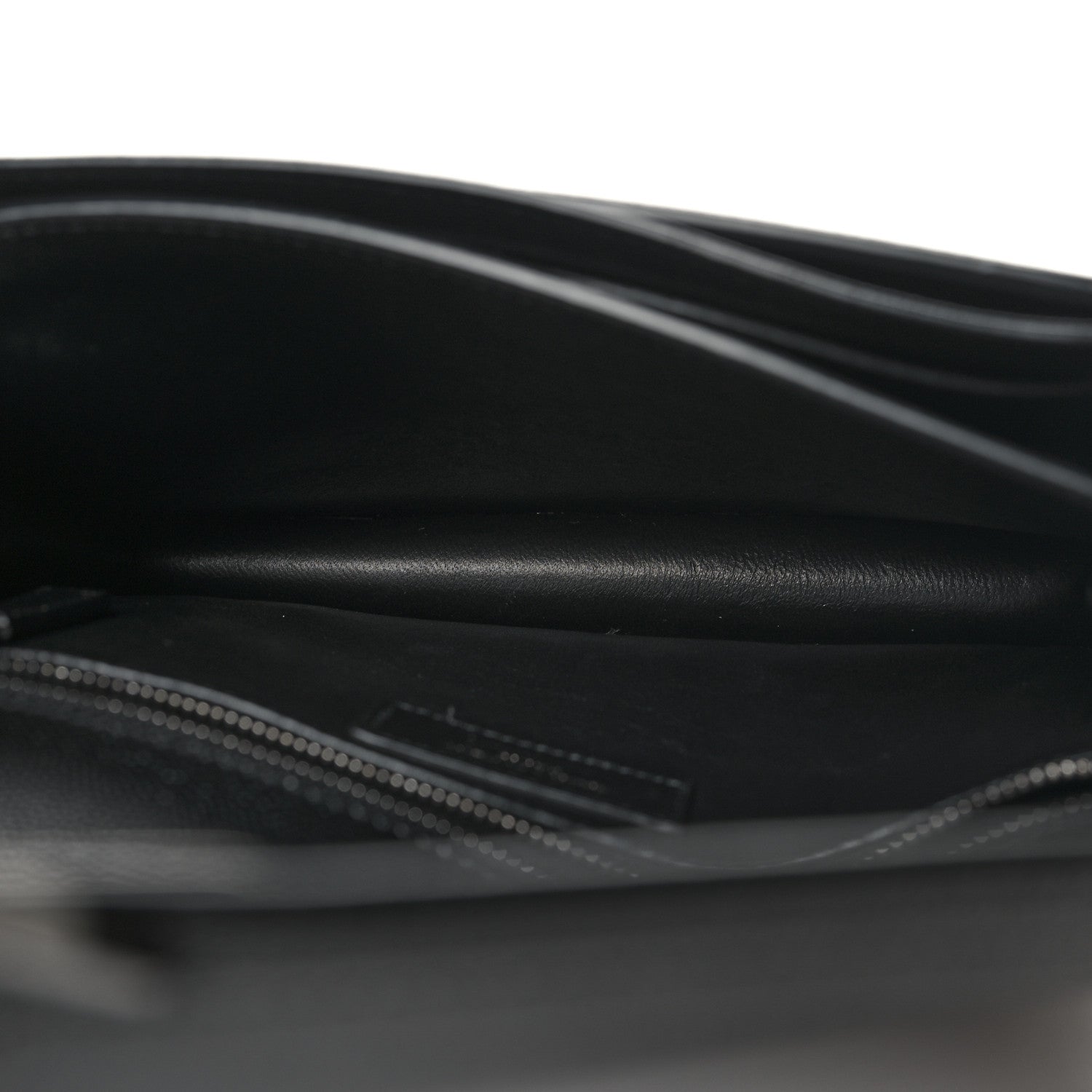 Saint Laurent Grain De Poudre Monogram Cassandra Clasp Bag Black 5 of 11
