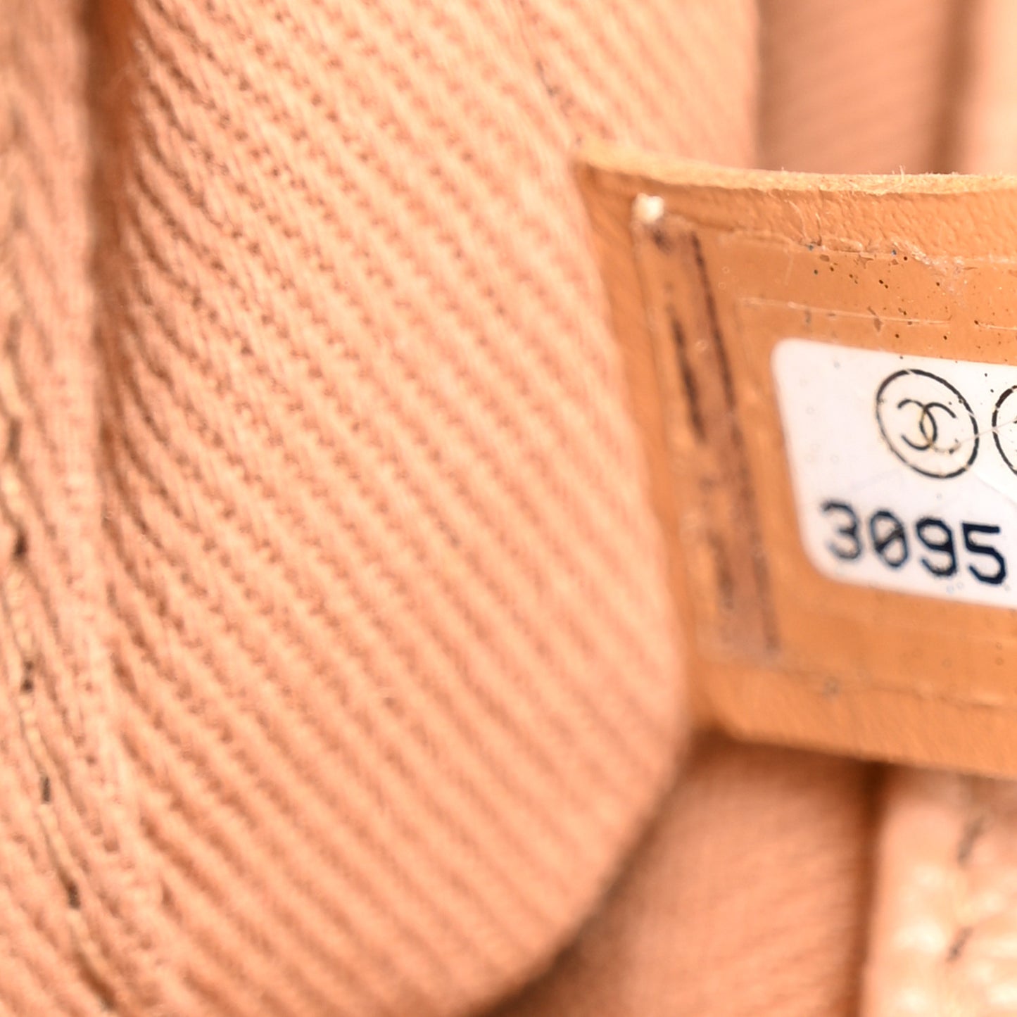 Caviar Quilted Medium Business Affinity Flap Brown