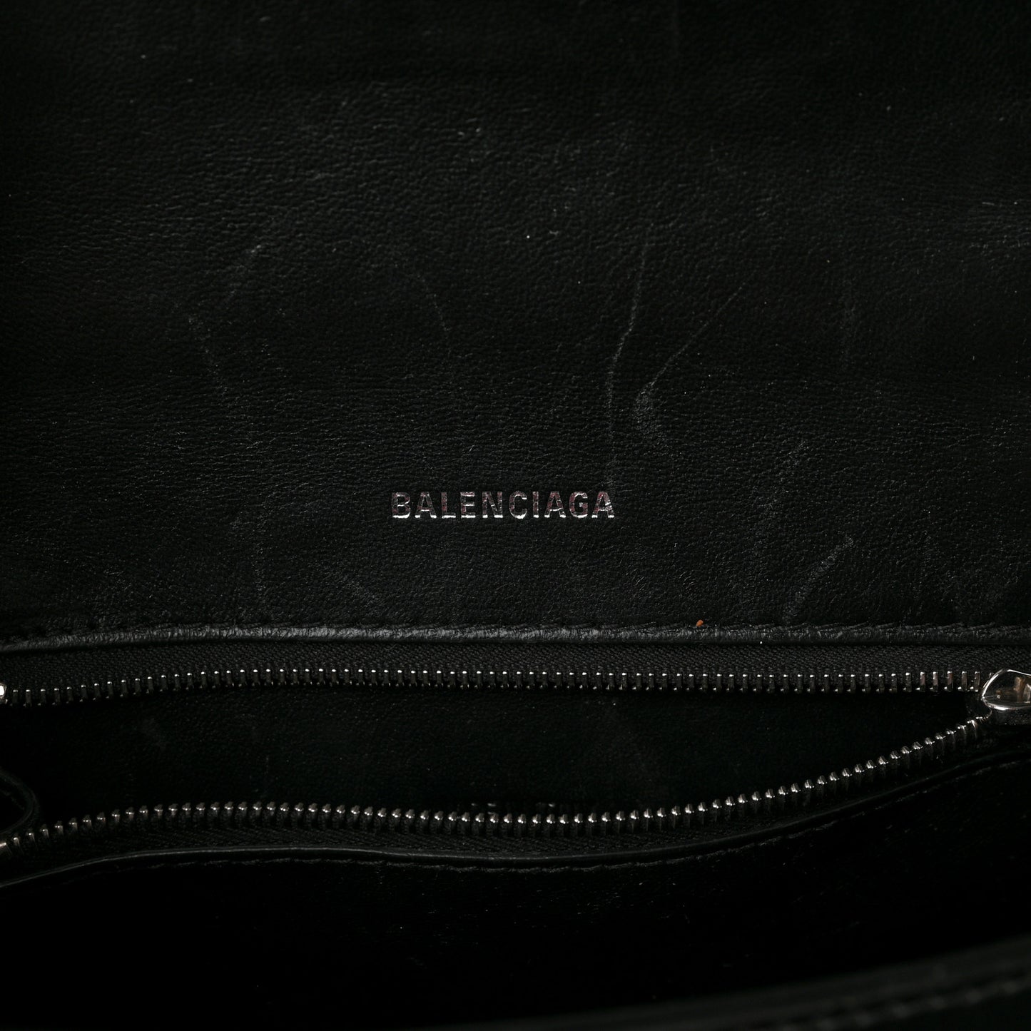 Shiny Box Calfskin Graffiti Logo Small Hourglass Top Handle Bag Black Pink
