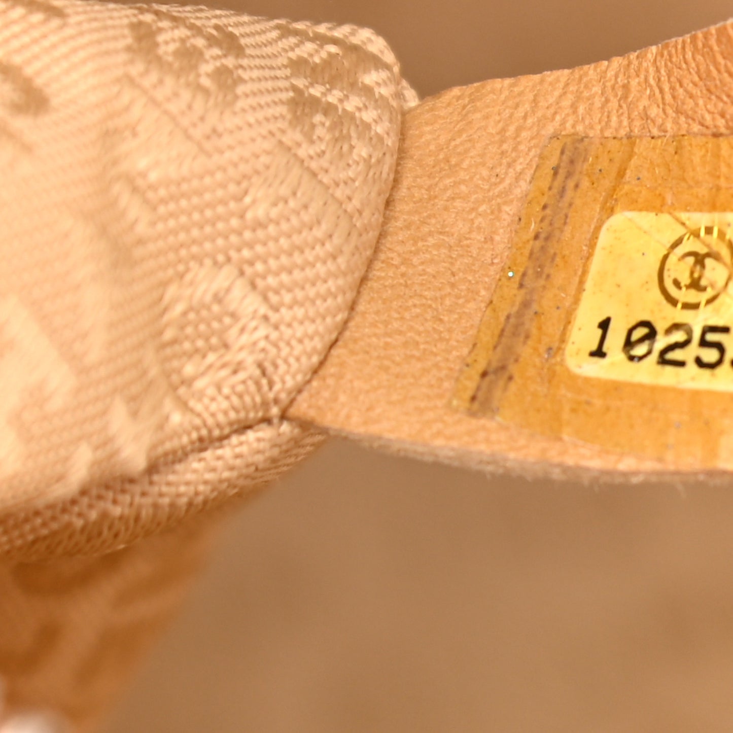 Deerskin Medium Bolt Bag Beige
