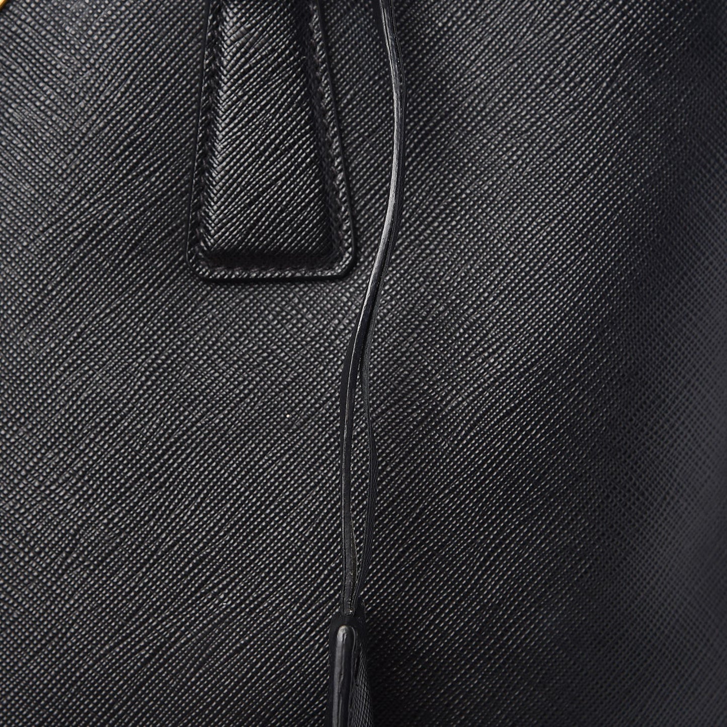 Saffiano Medium Galleria Double Zip Tote Black