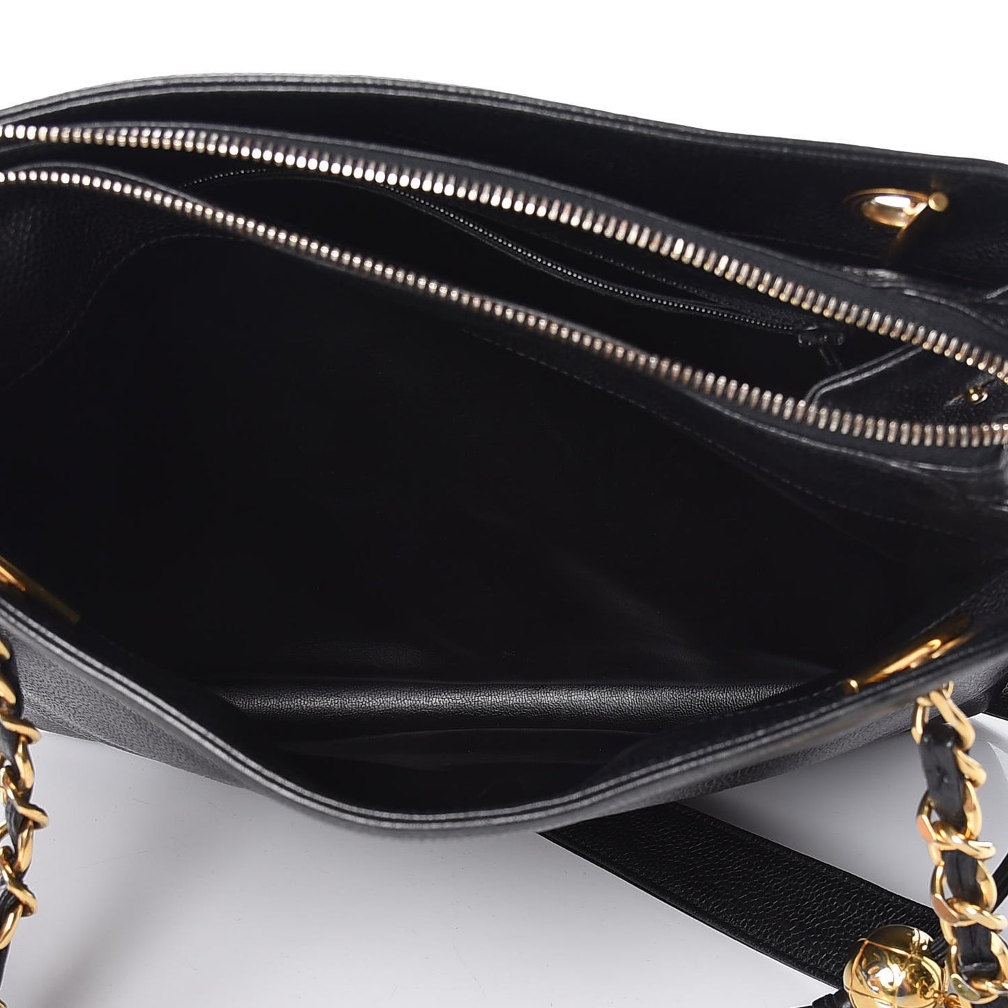 Caviar CC Shoulder Bag Black