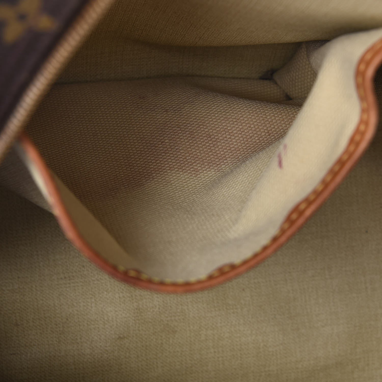 Louis Vuitton Monogram Deauville 8 of 9